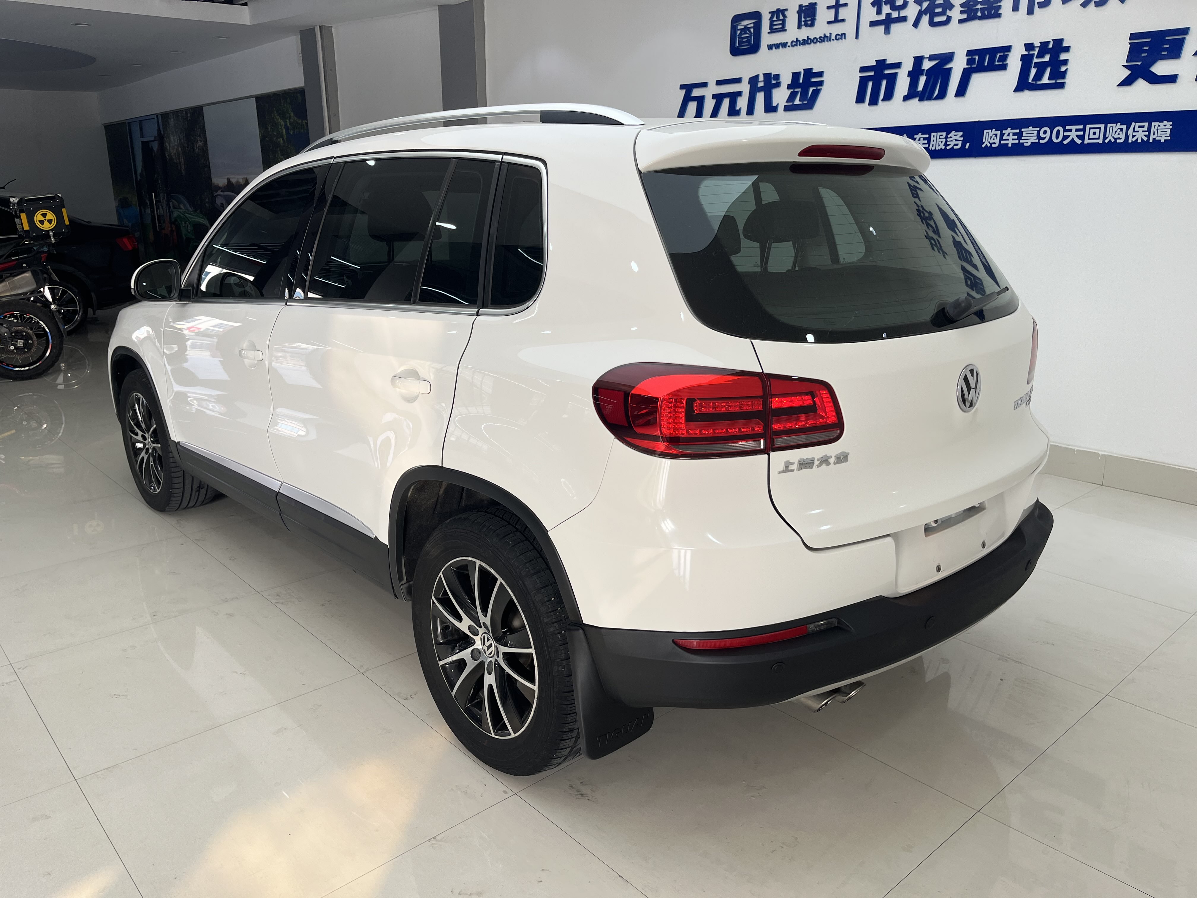 Volkswagen Tiguan 2015 car image #9