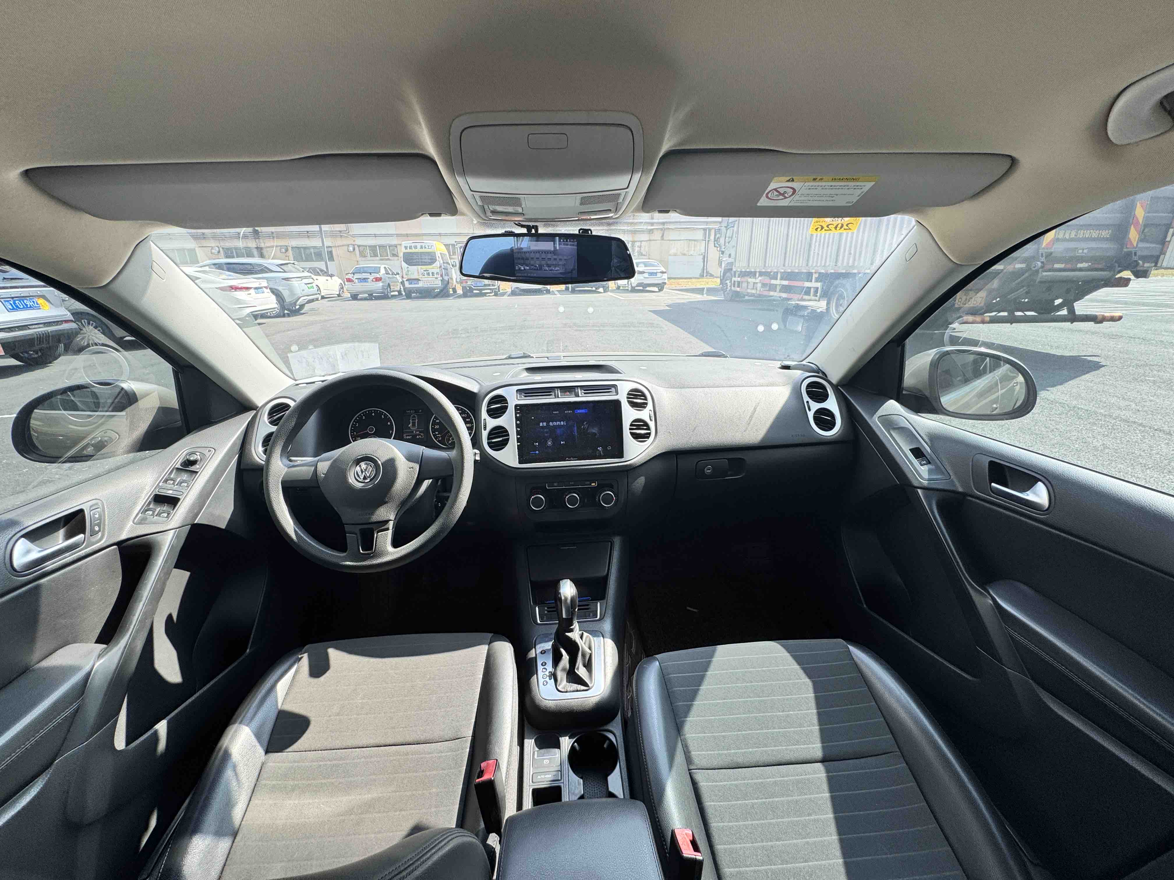 Volkswagen Tiguan 2014 car image #9