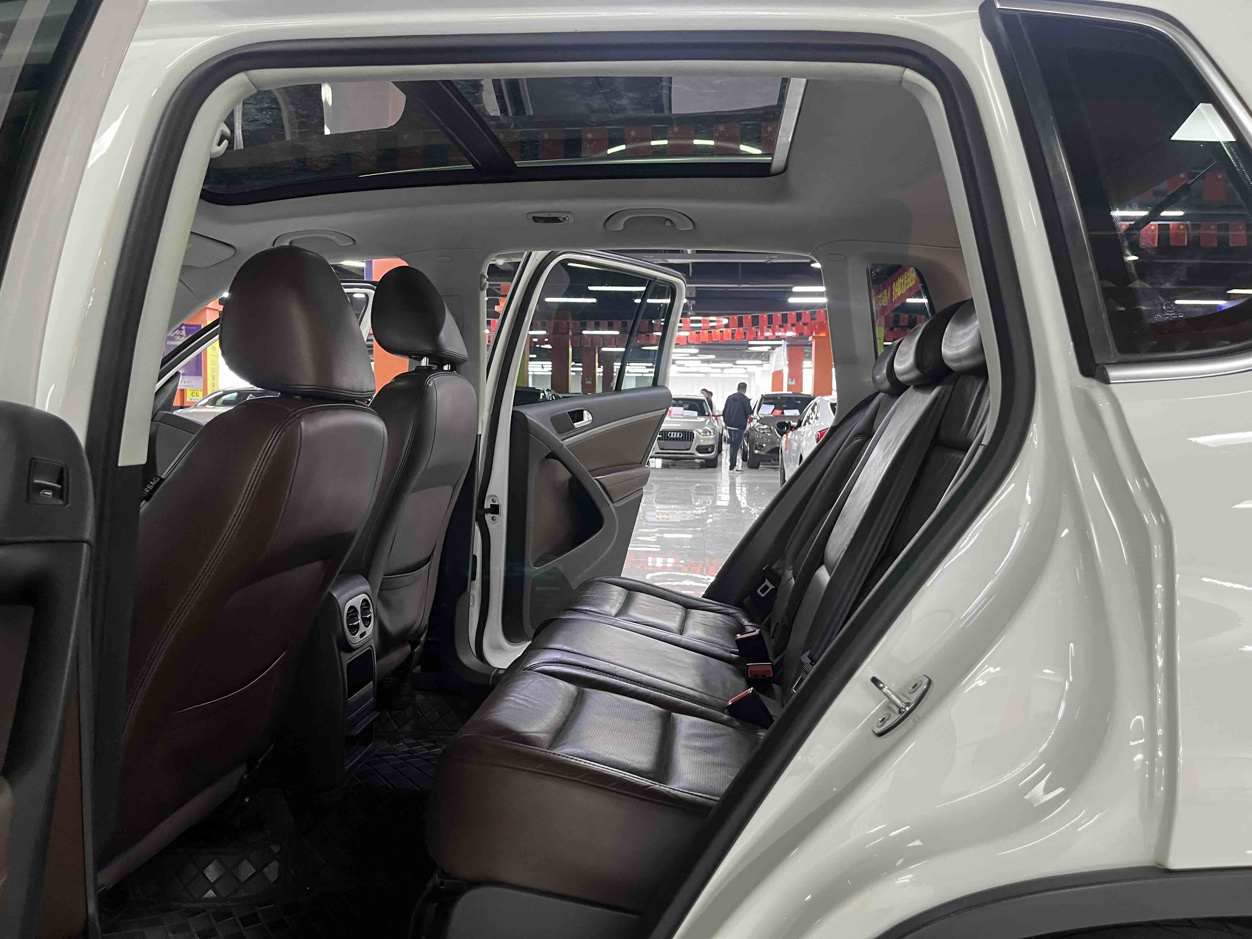 Volkswagen Tiguan 2015 immagine di auto #9