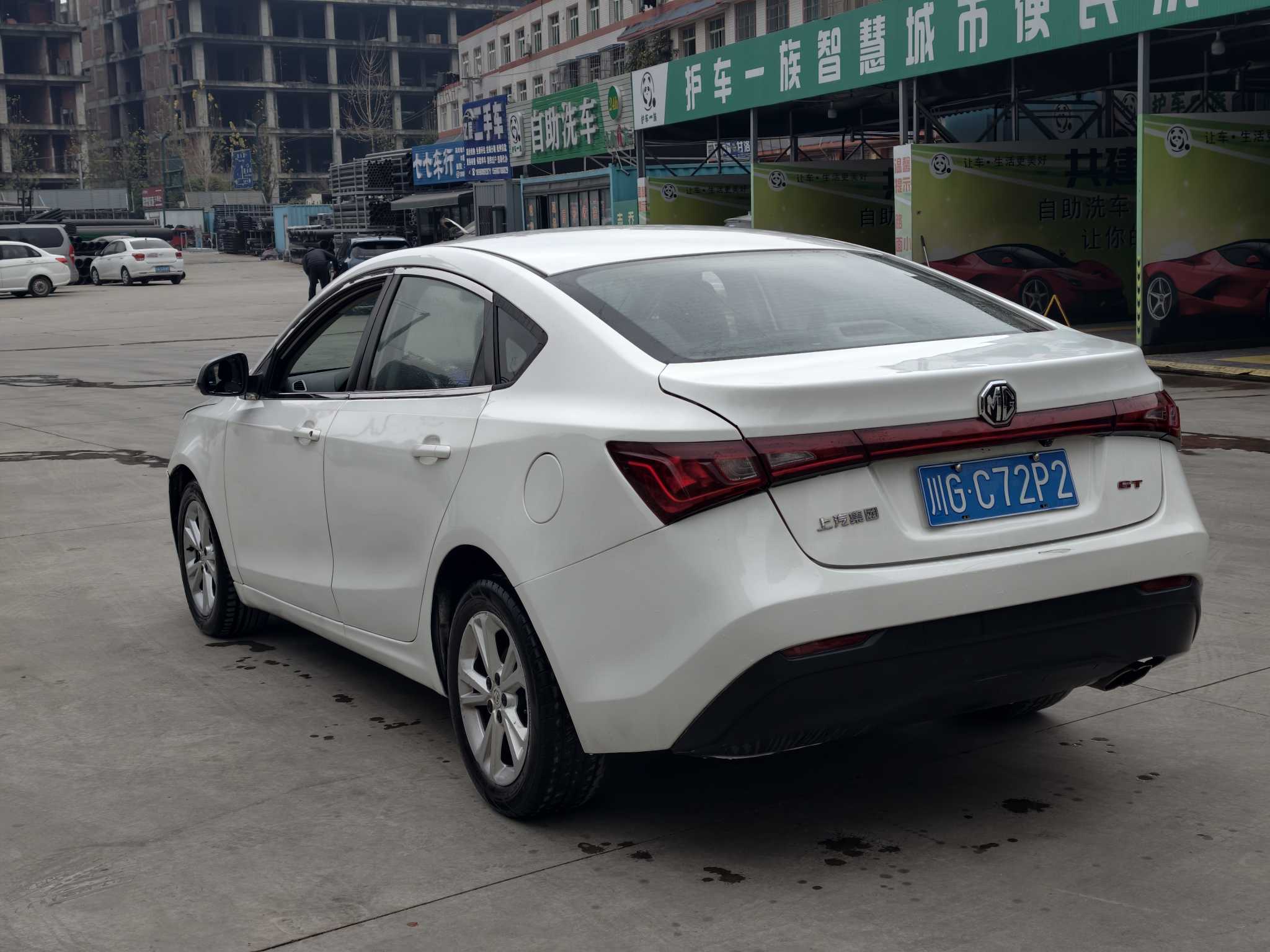 MG GT 2015 car image #9