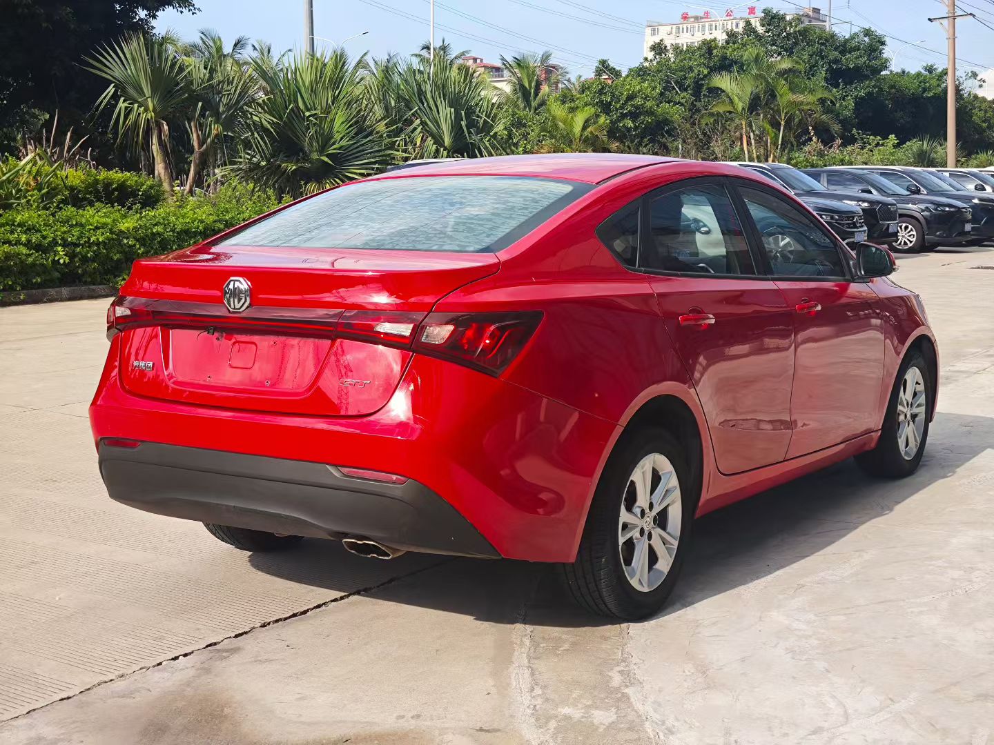 MG GT 2015 car image #9