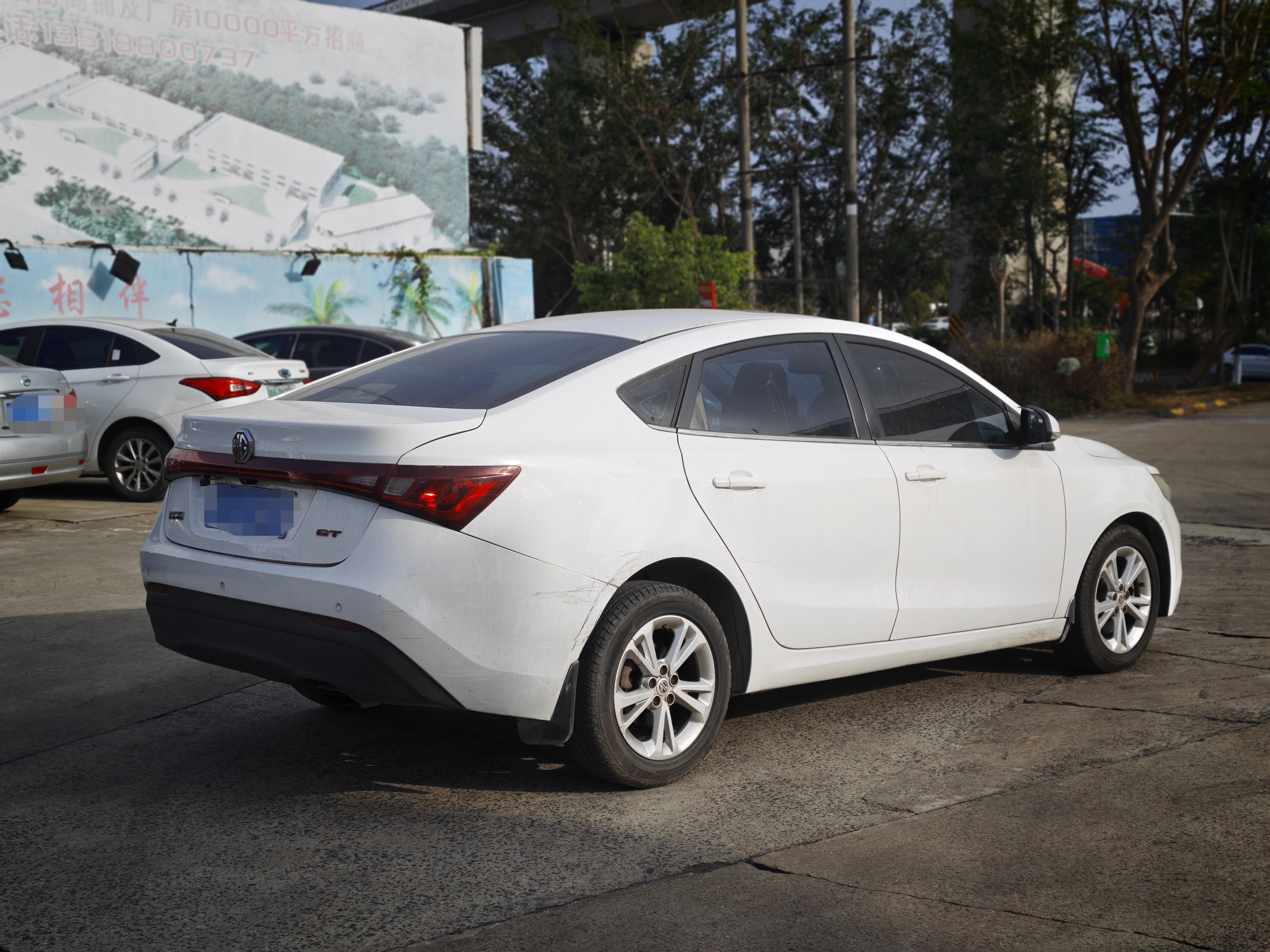 MG GT 2014 car image #9