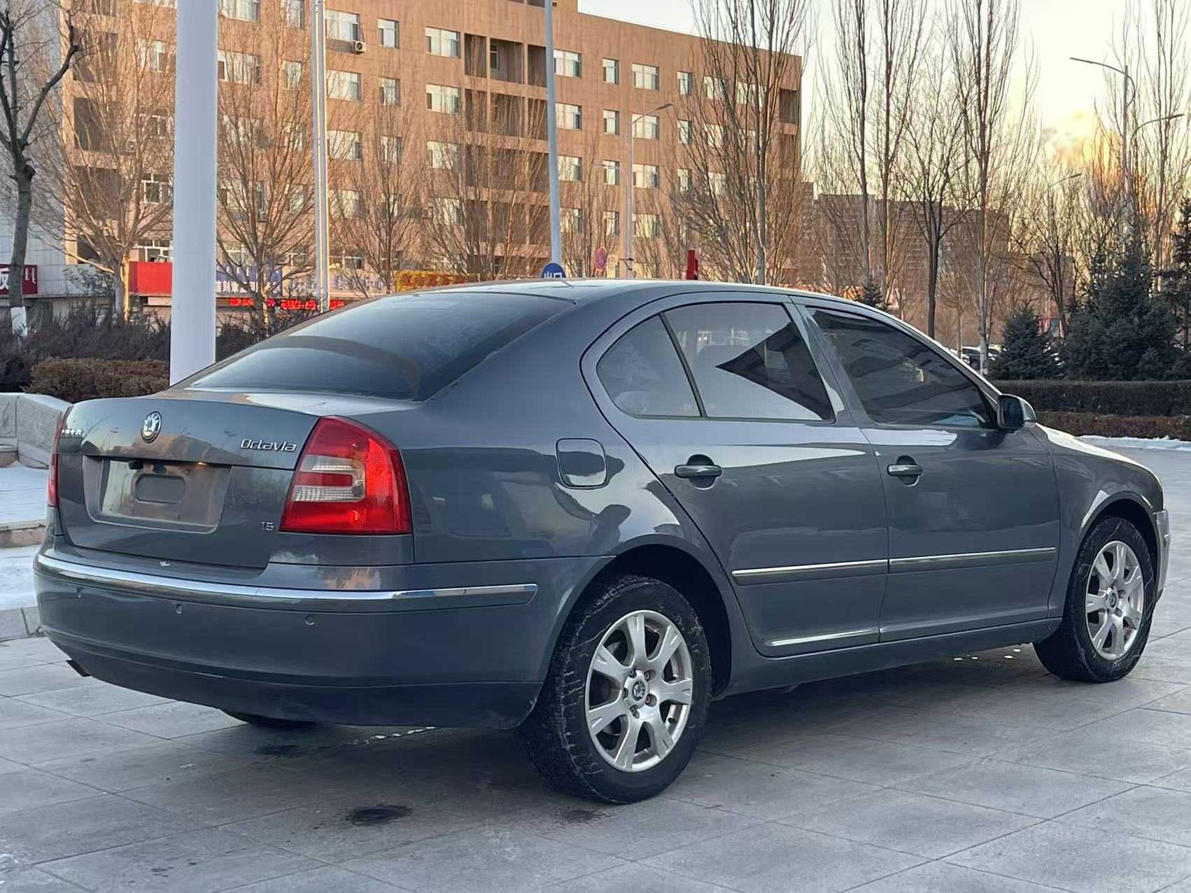 Skoda Octavia 2010 #9 Skoda Octavia 2010 car image #9