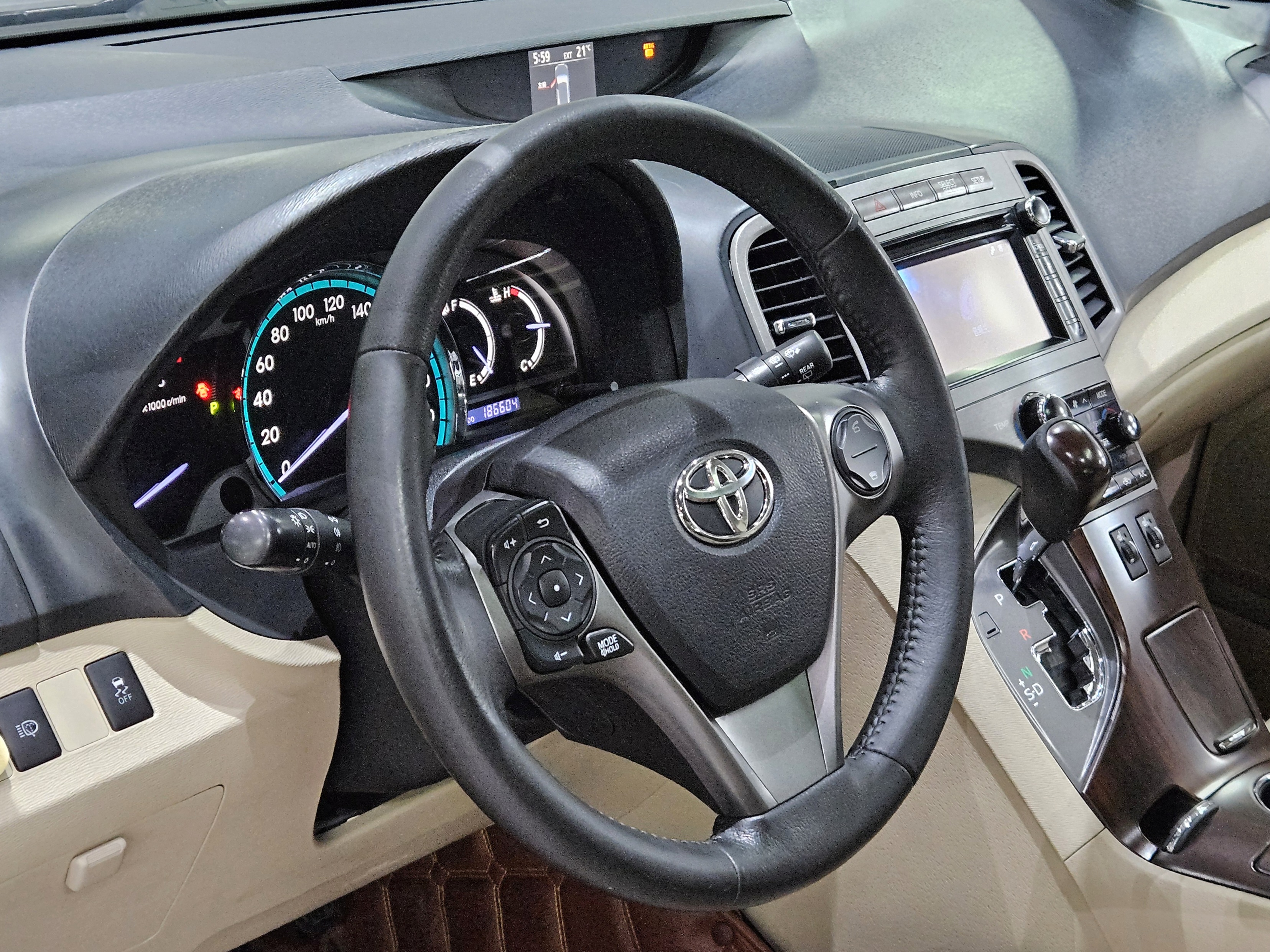 Toyota 2014 car image #9