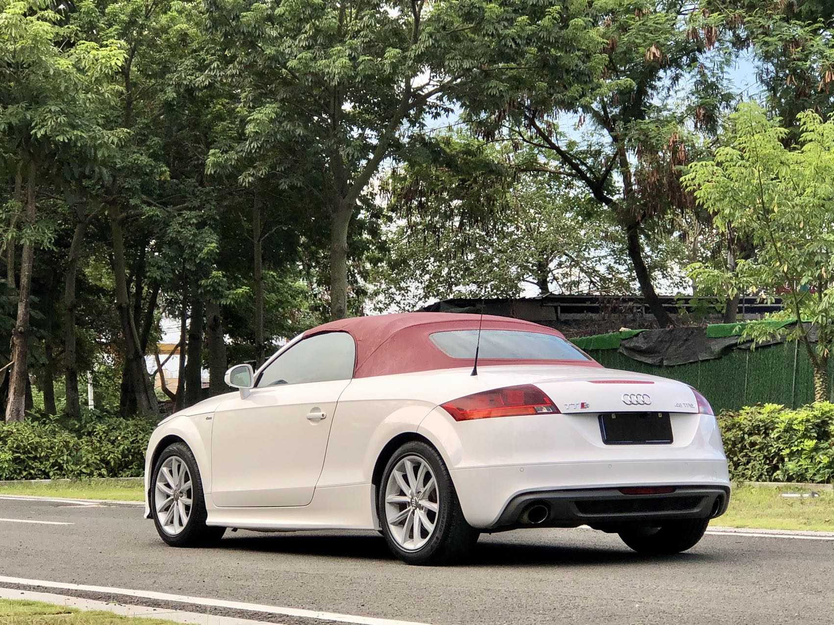 Audi TT 2014 car image #9