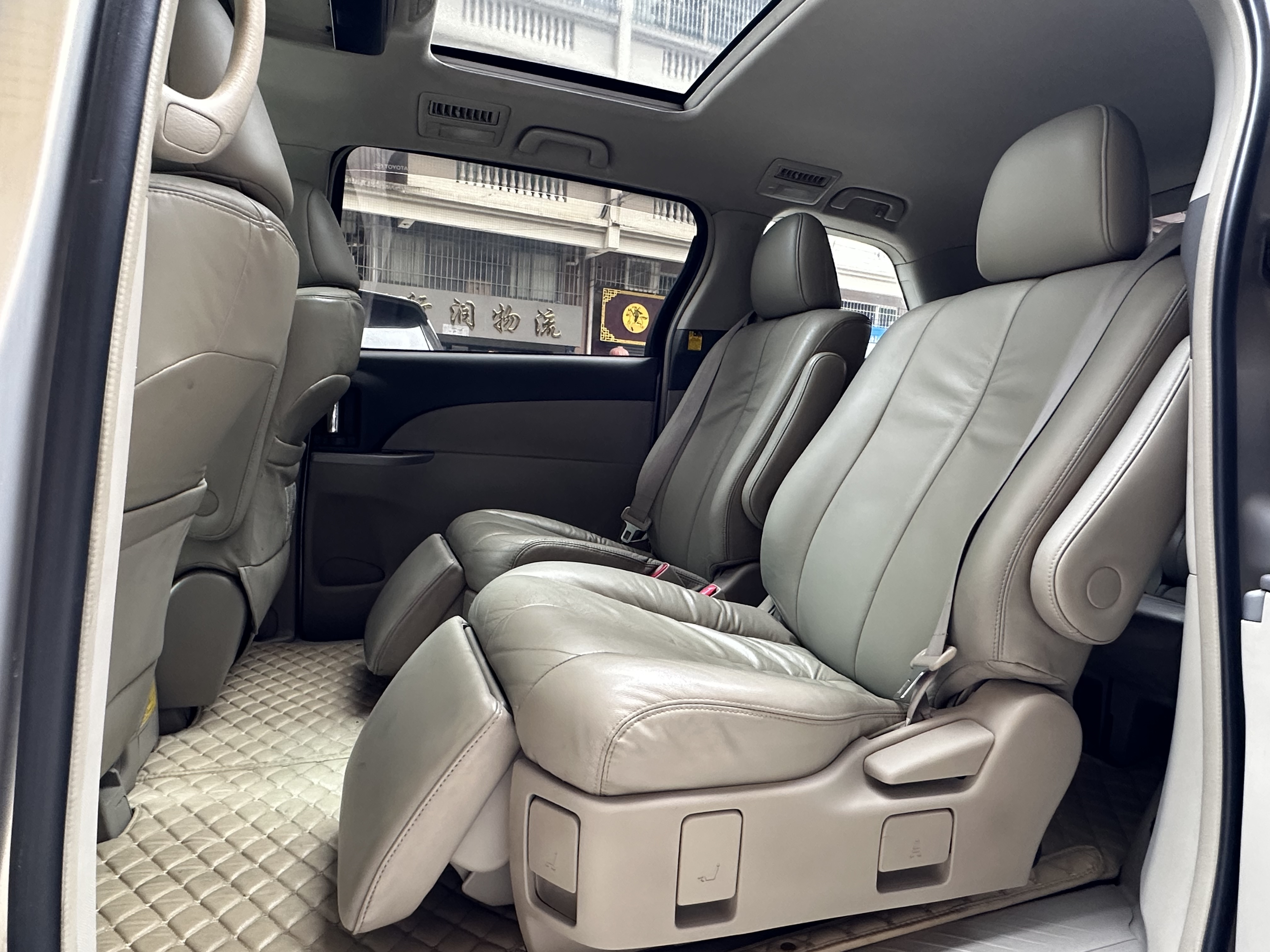 Toyota Previa 2007 car image #9