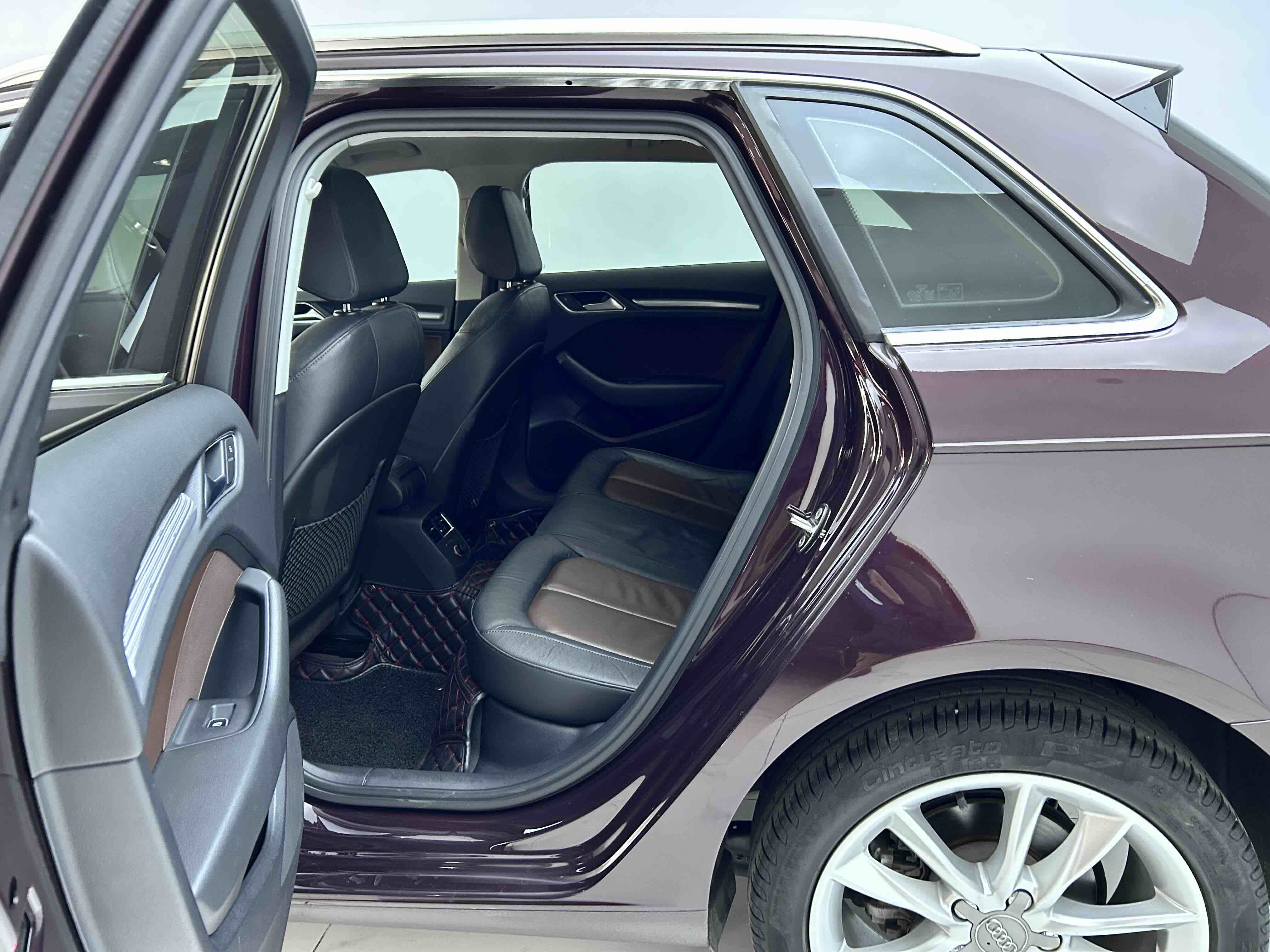 Audi A3 2019 car image #9