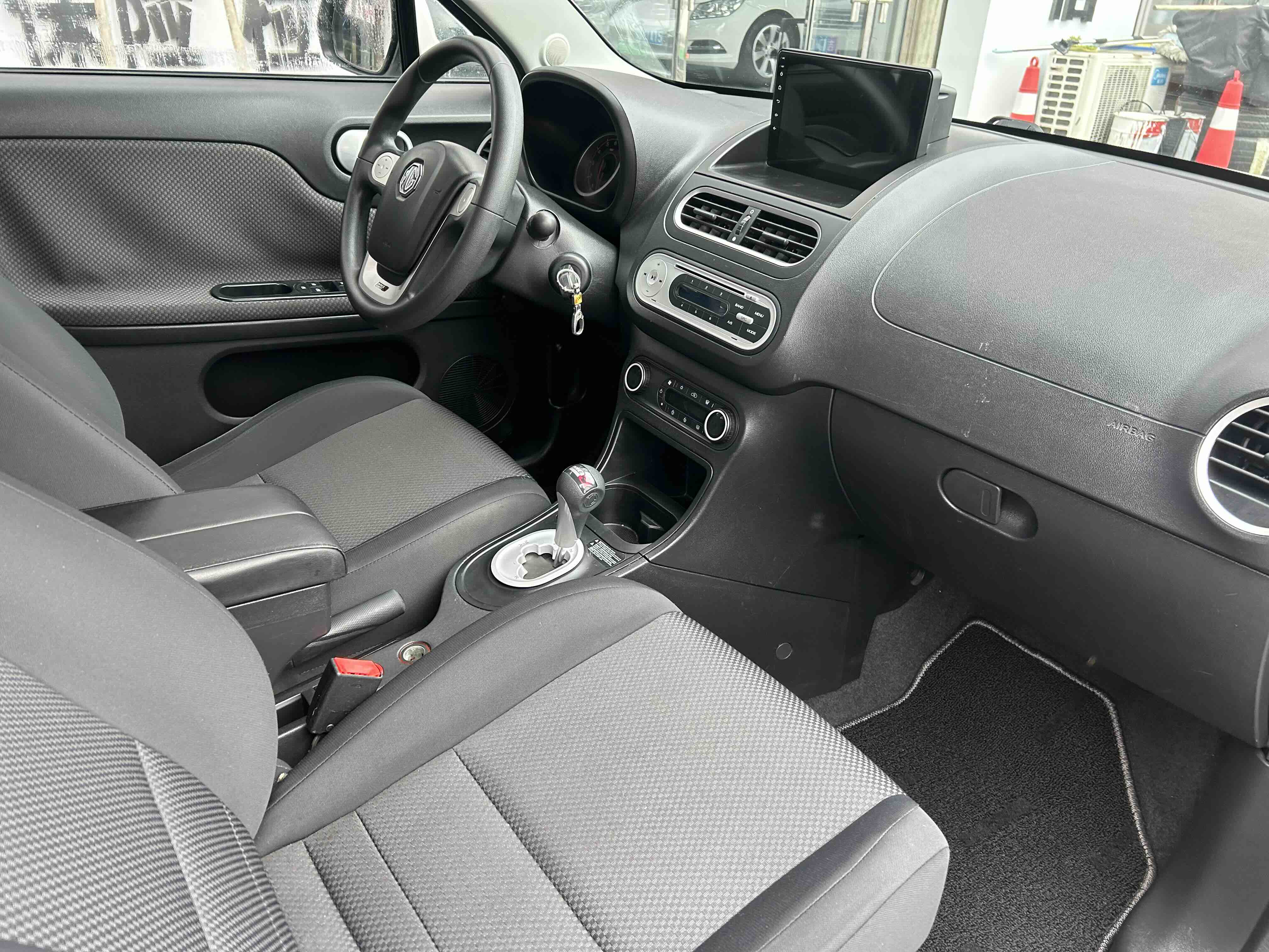 MG 3 2014 car image #9