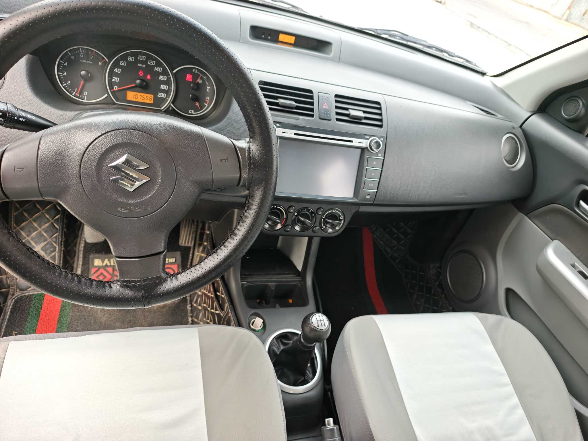 铃木 雨燕 2014 汽车图片 #9