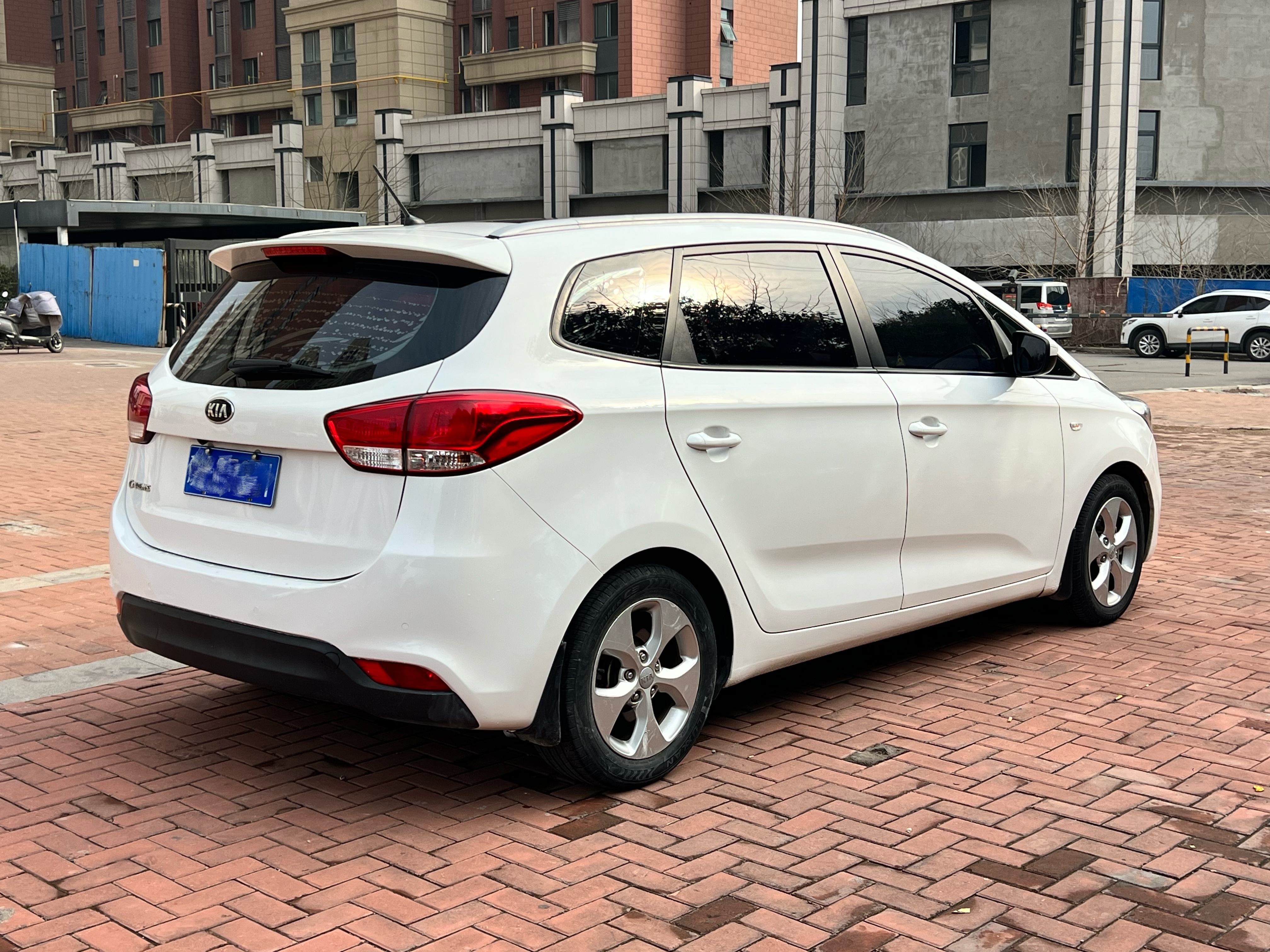 Kia Carens 2016 immagine di auto #9