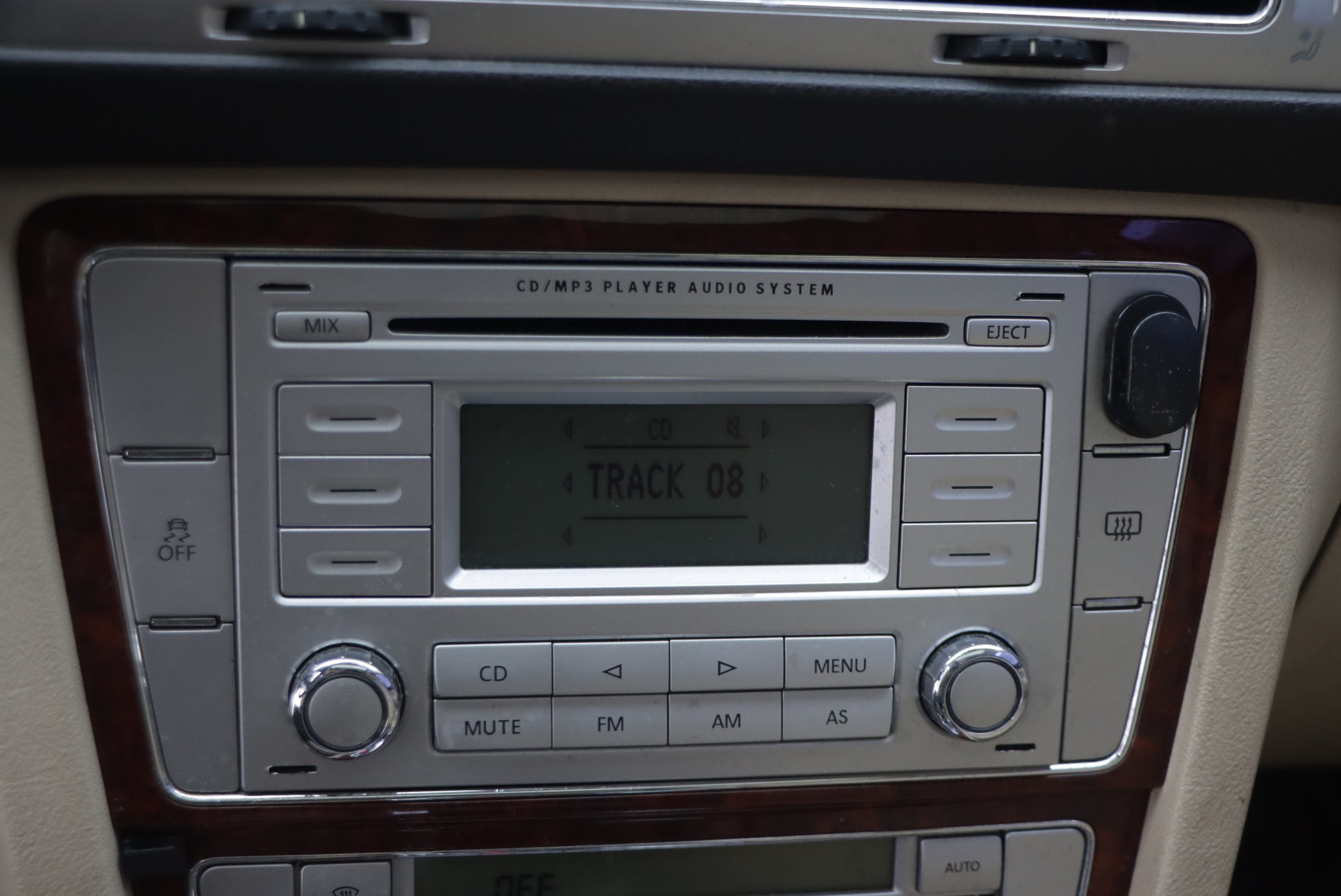 Volkswagen Passat Lingyu 2011 #9 Volkswagen Passat Lingyu 2011 car image #9