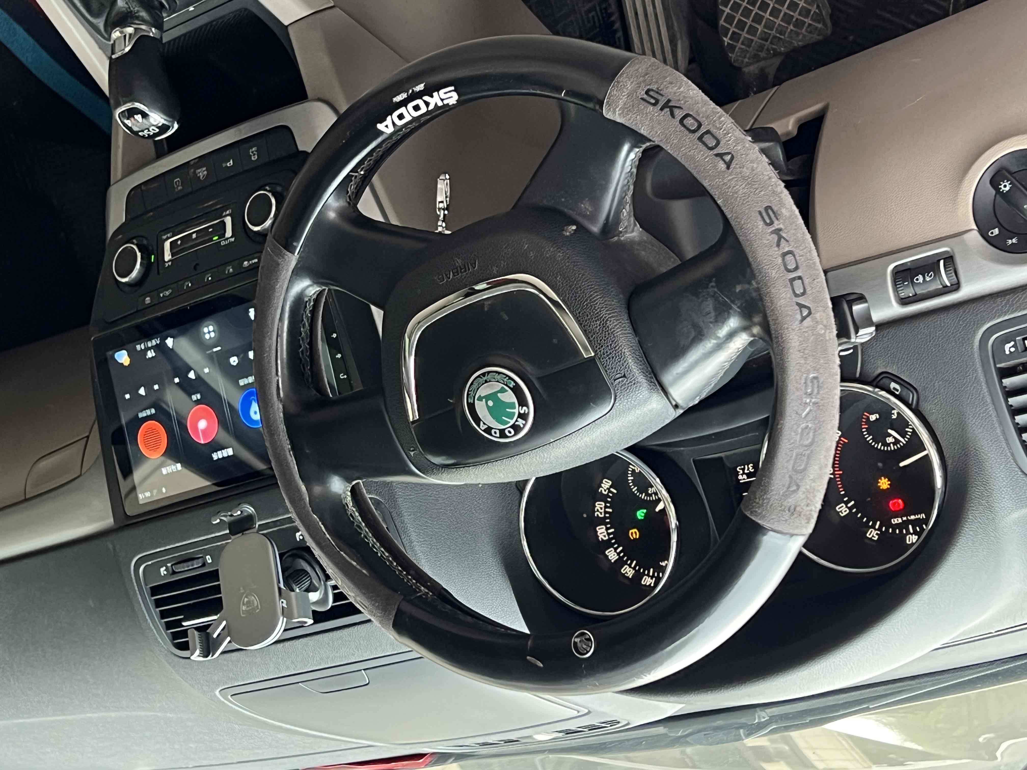 Skoda Yeti (Imported) 2014 car image #9