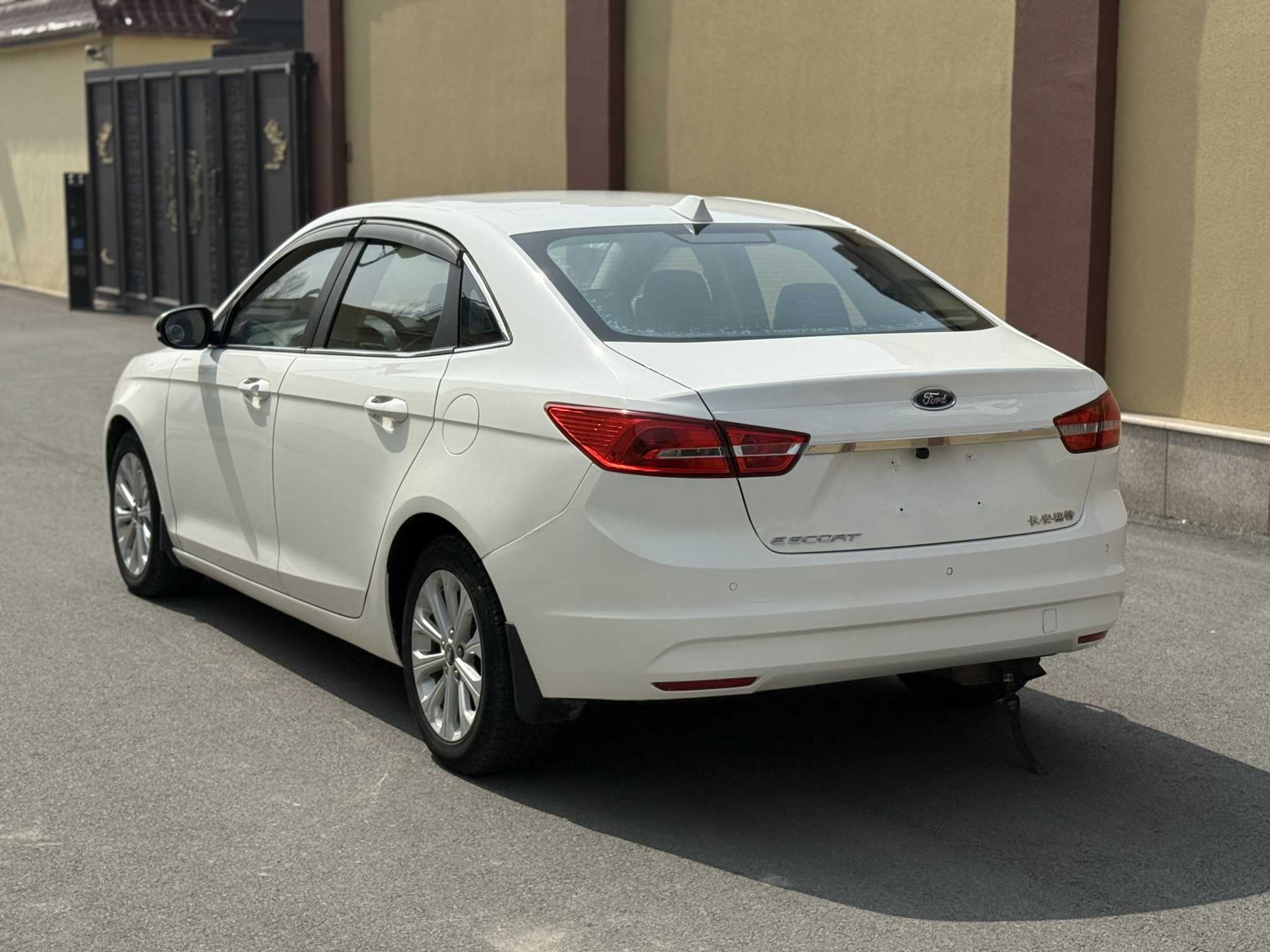 Ford Escort 2016 immagine di auto #9