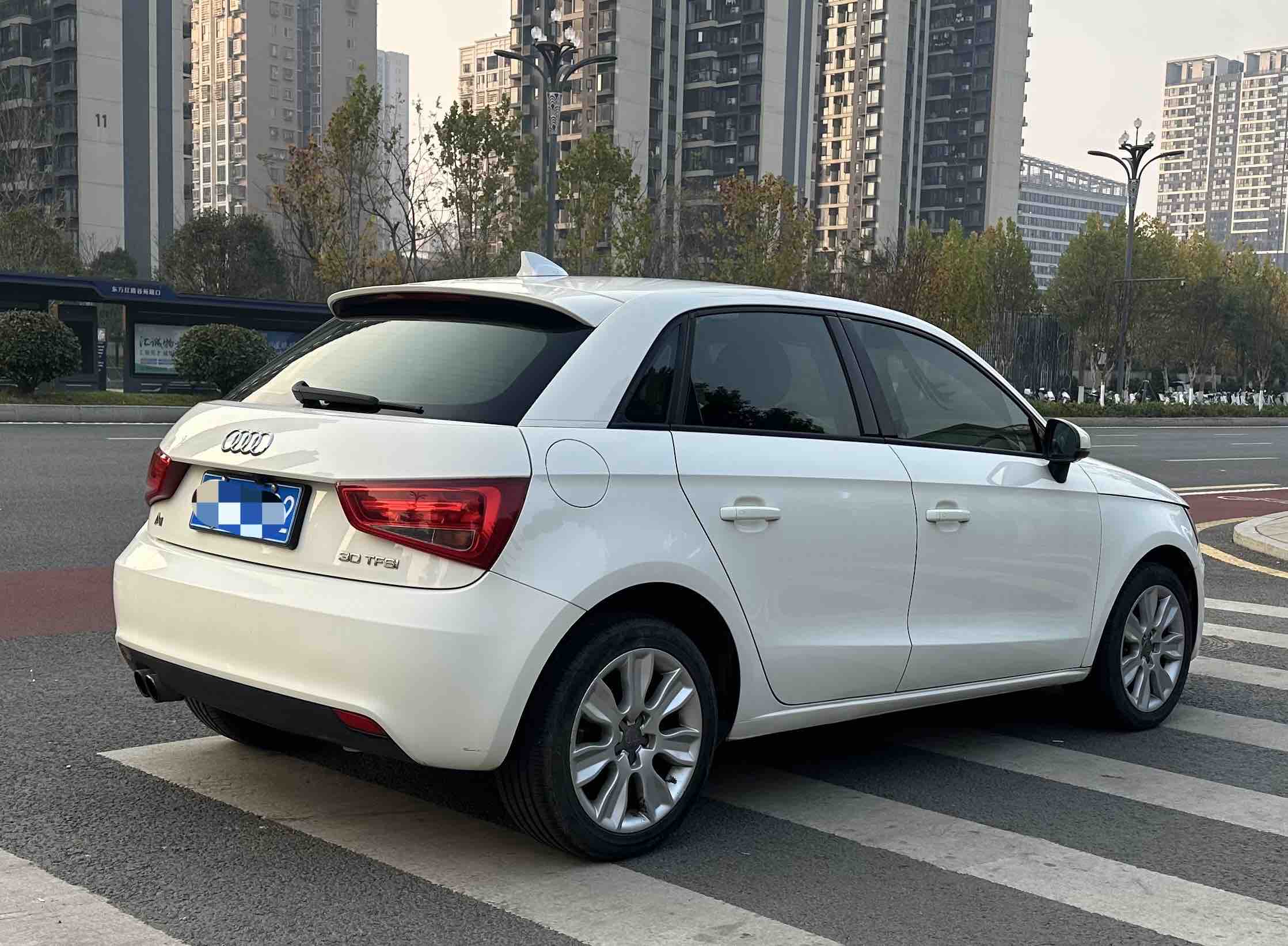 Audi A1 2014 car image #9