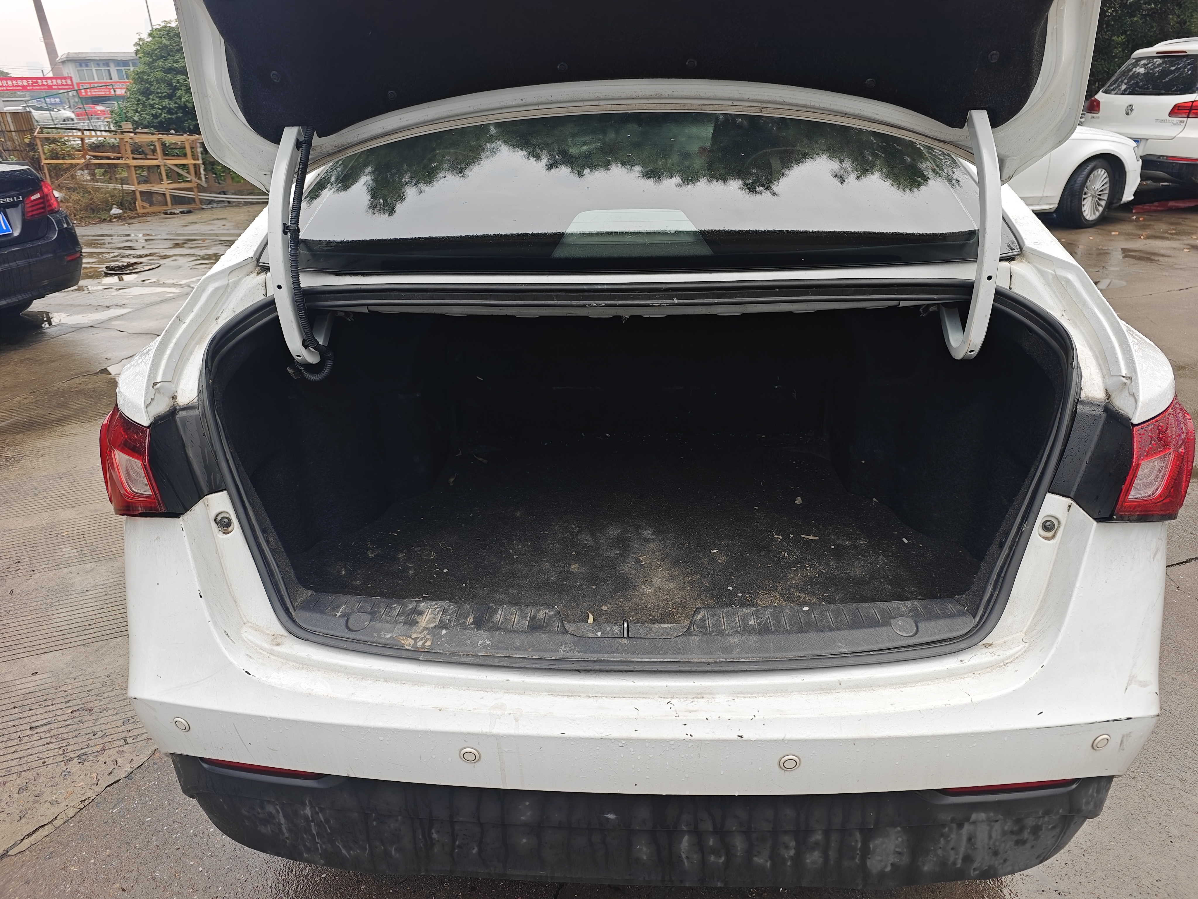 MG GT 2015 car image #9