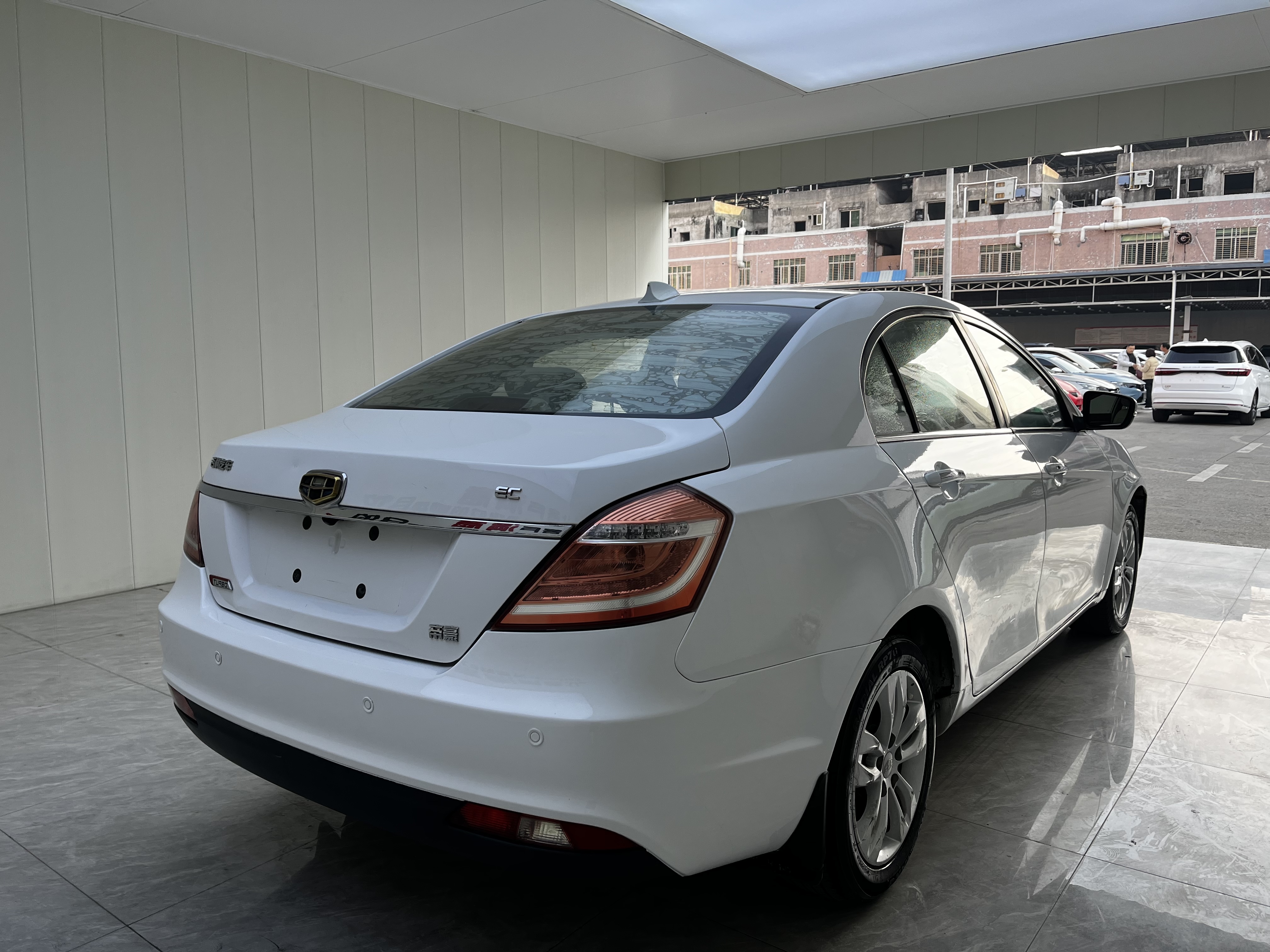 GEELY Emgrand 2014 #9 GEELY Emgrand 2014 car image #9