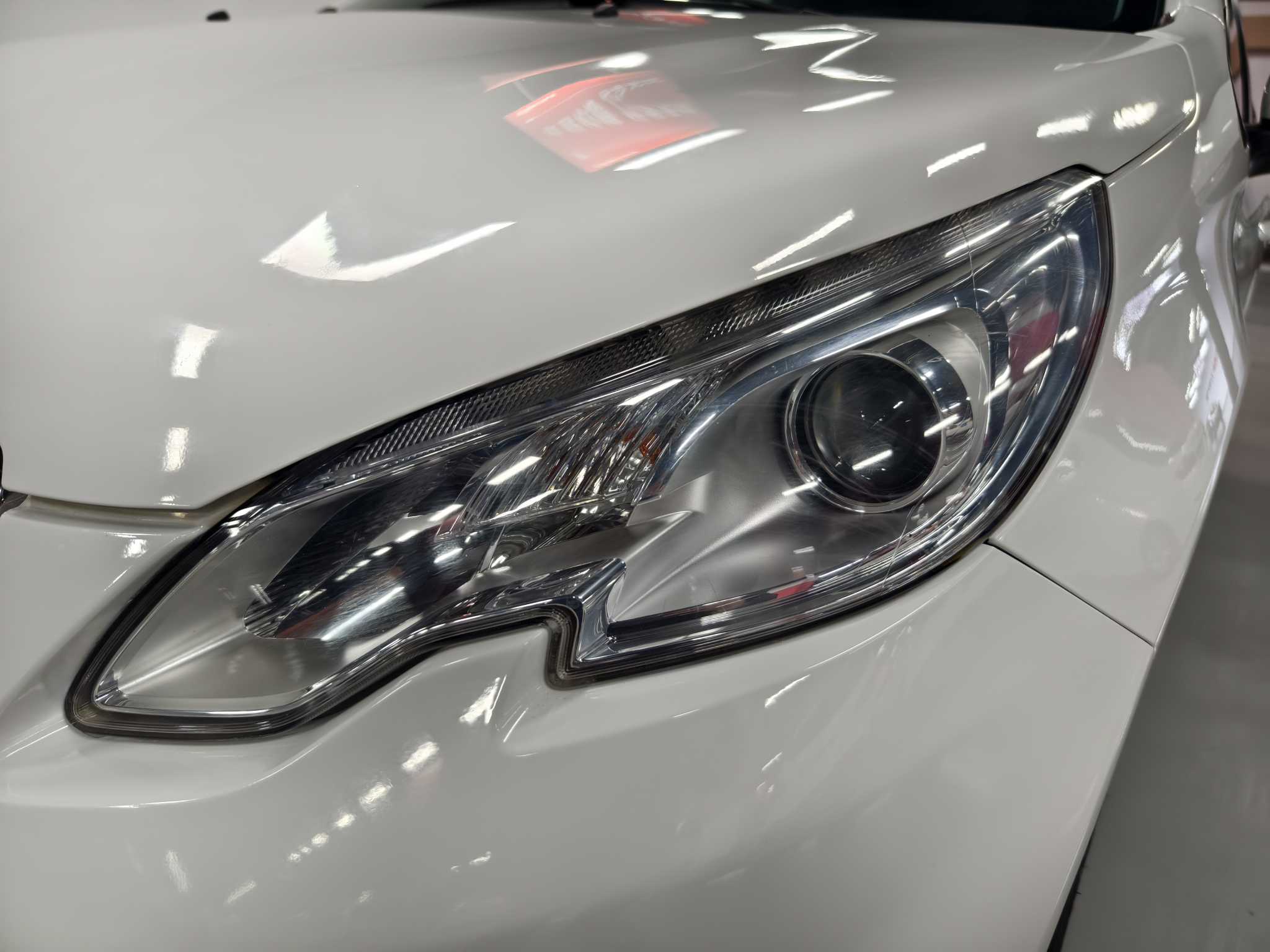 Peugeot 2008 2015 car image #9