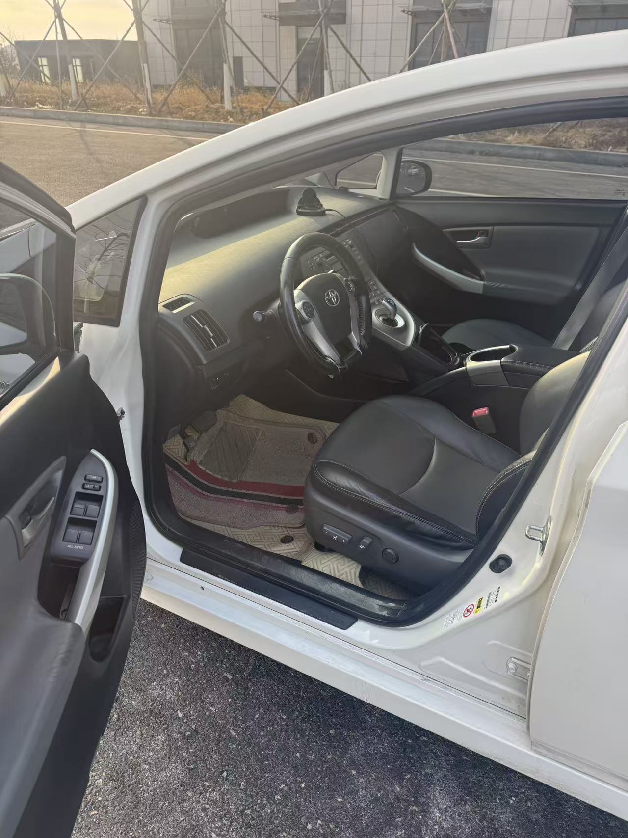 Toyota Prius 2012 immagine di auto #9