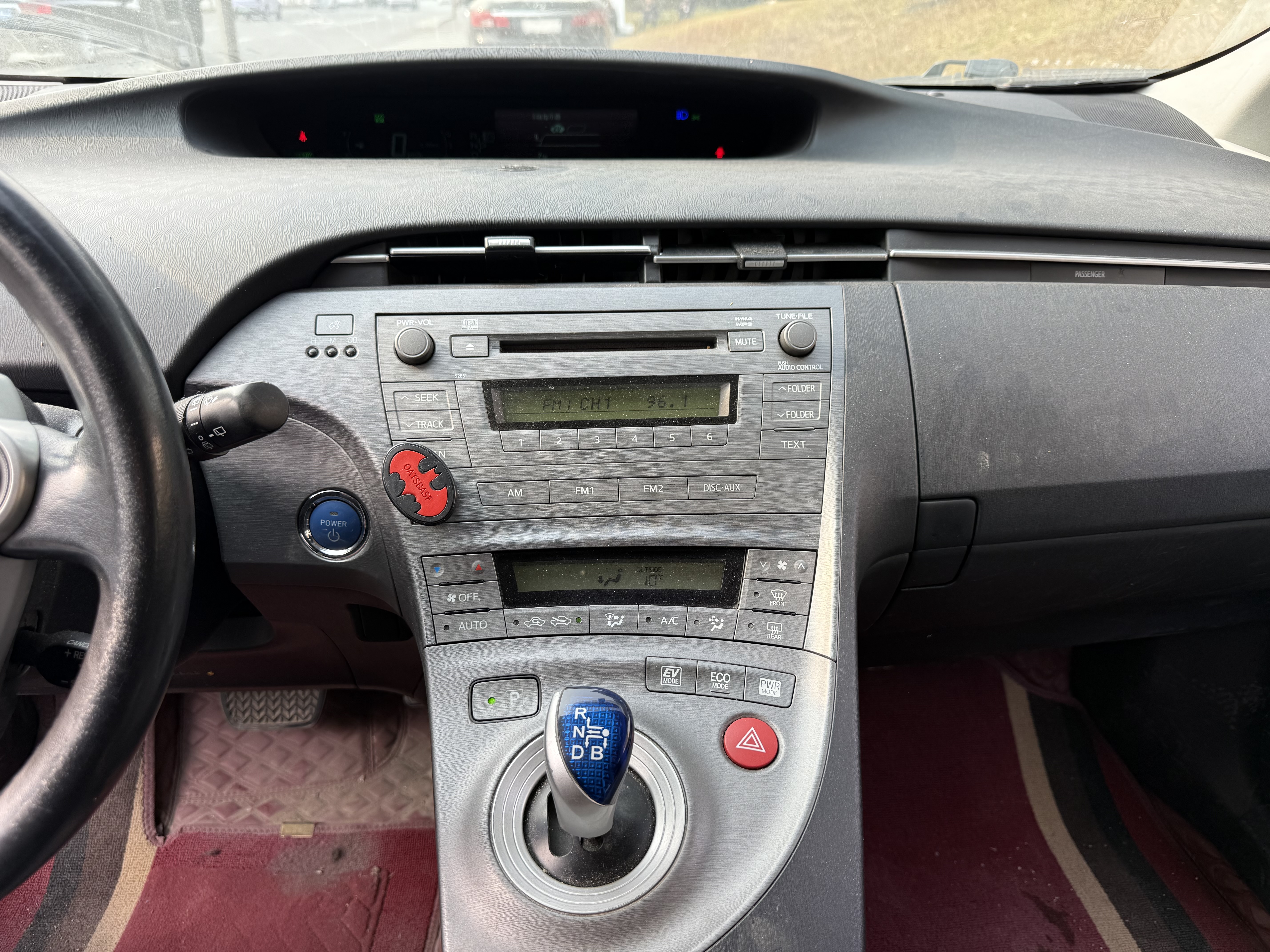 Toyota Prius 2015 car image #9