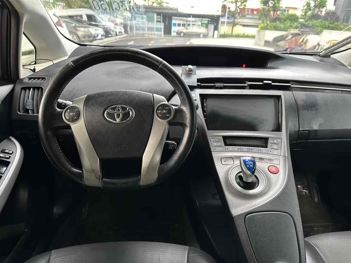 Toyota Prius 2013 car image #9