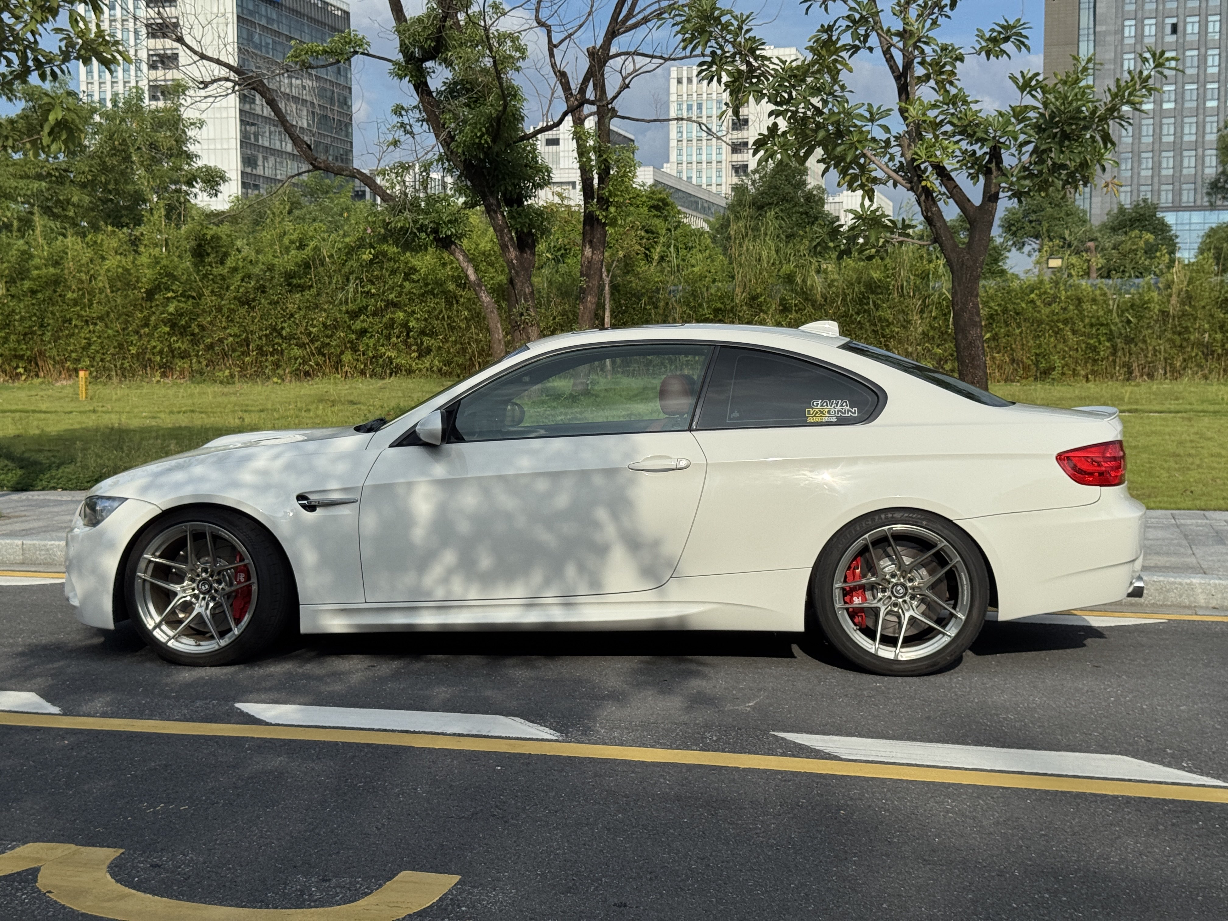 BMW M3 2010 #9 BMW M3 2010 car image #9