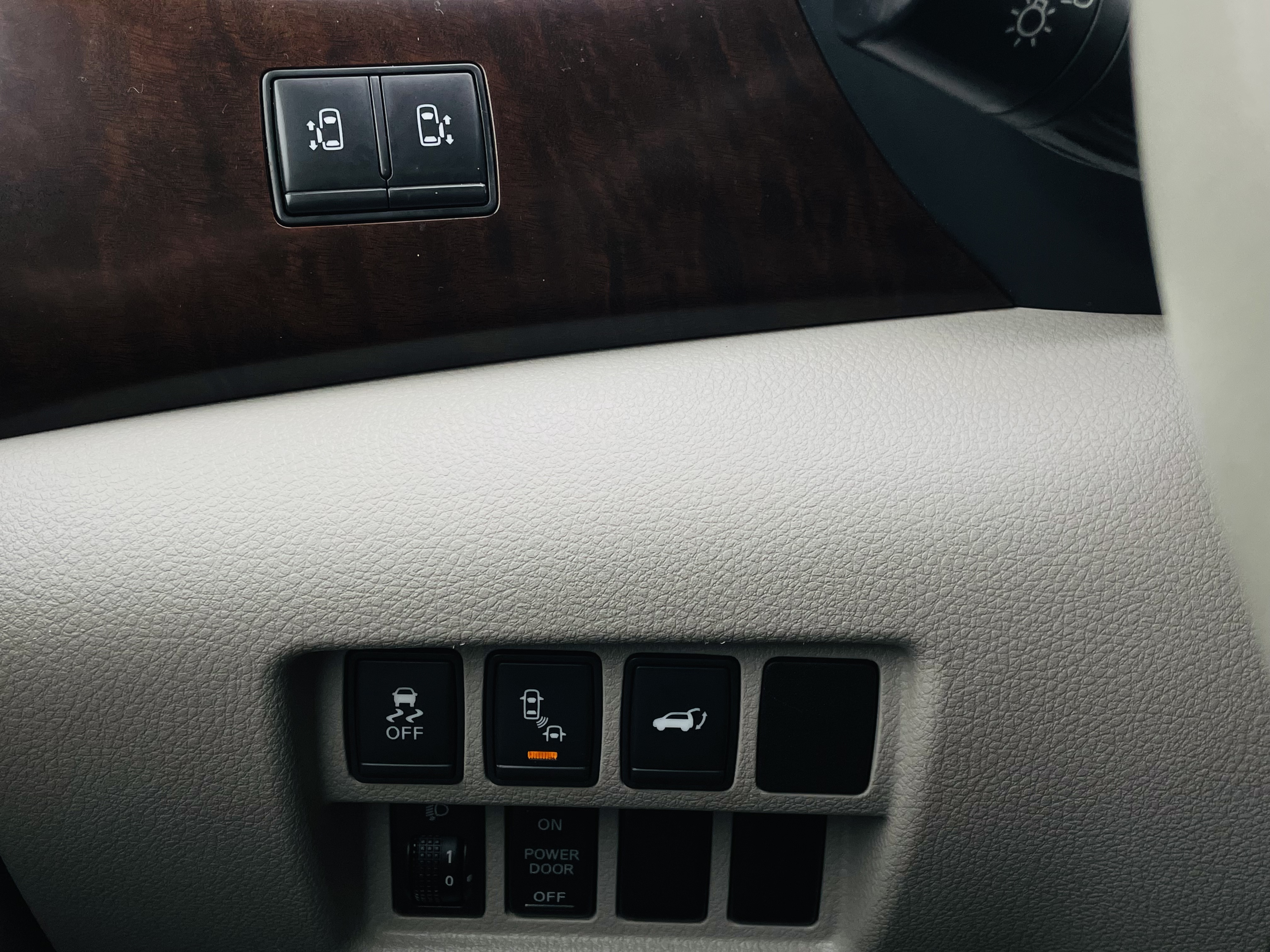 日产 贵士 2012 汽车图片 #9