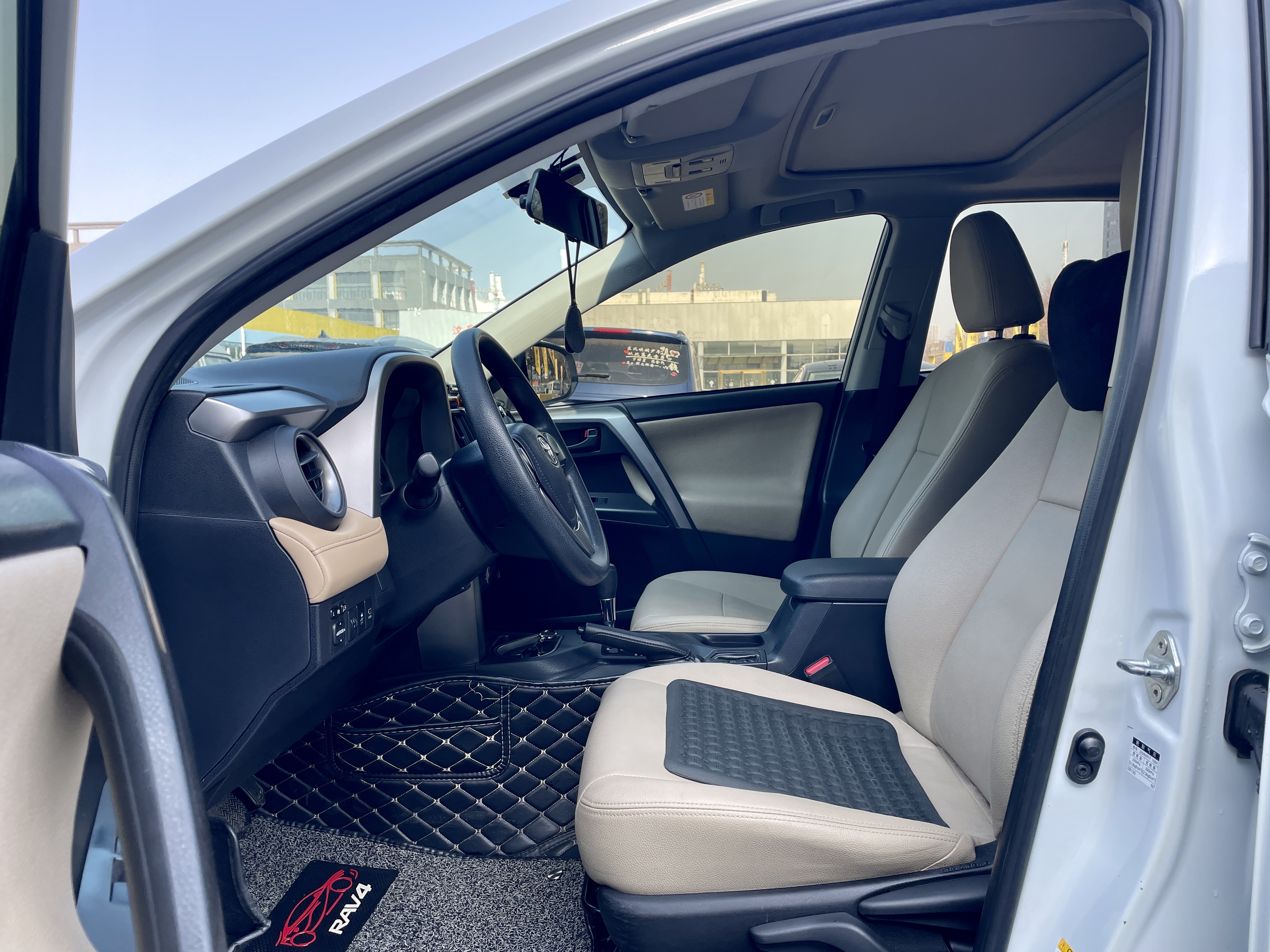 Toyota RAV4 2018 #9 Toyota RAV4 2018 car image #9