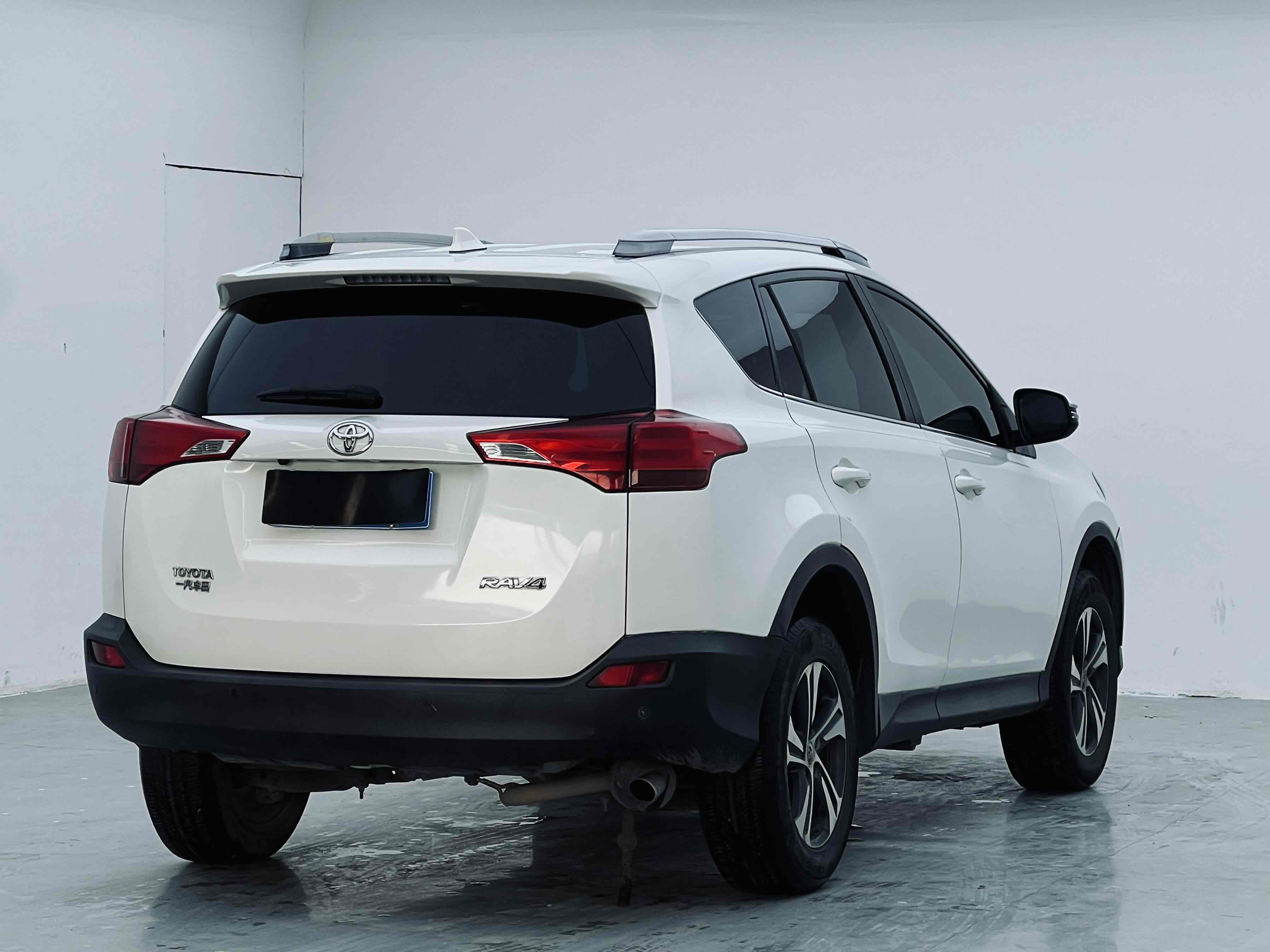 Toyota RAV4 2016 car image #9