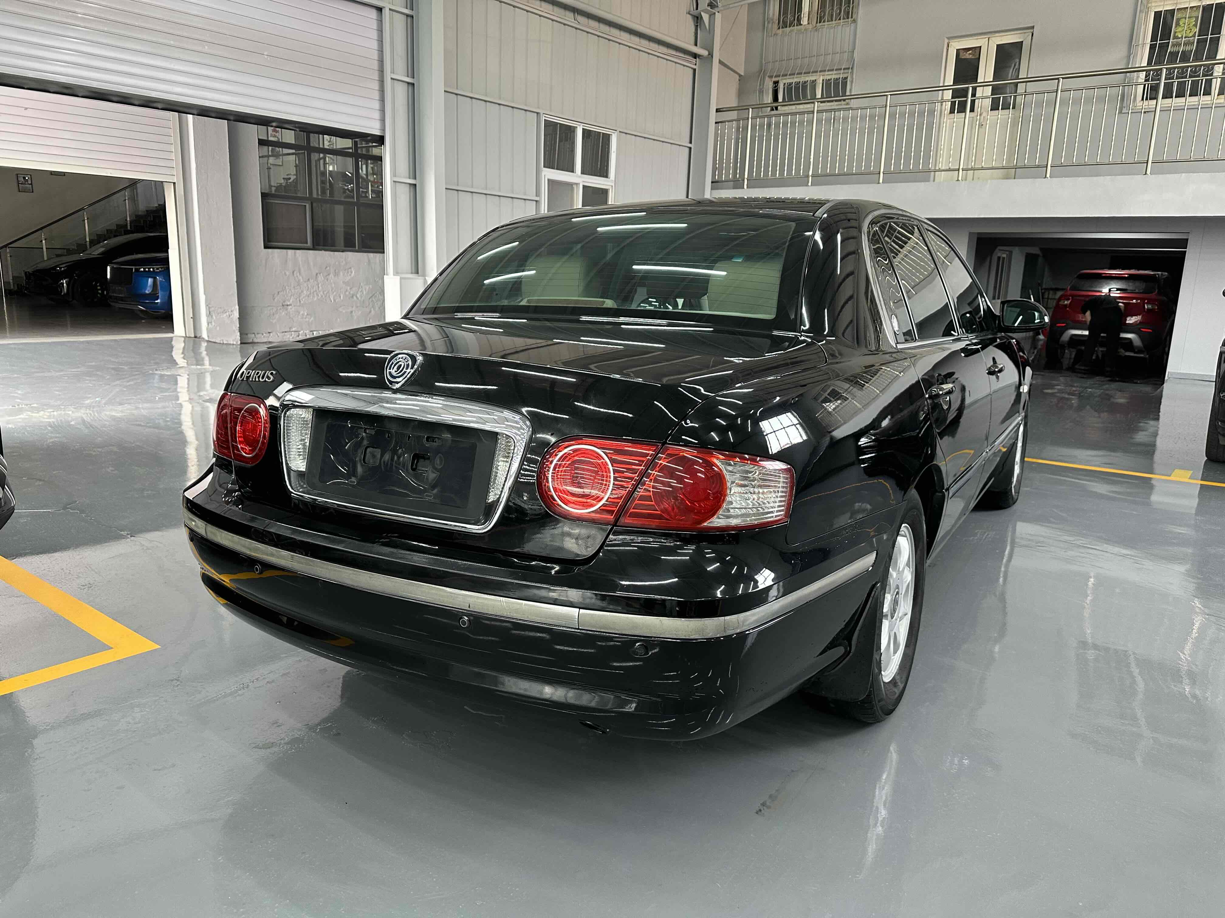 Kia Opirus 2011 صورة سيارة #9