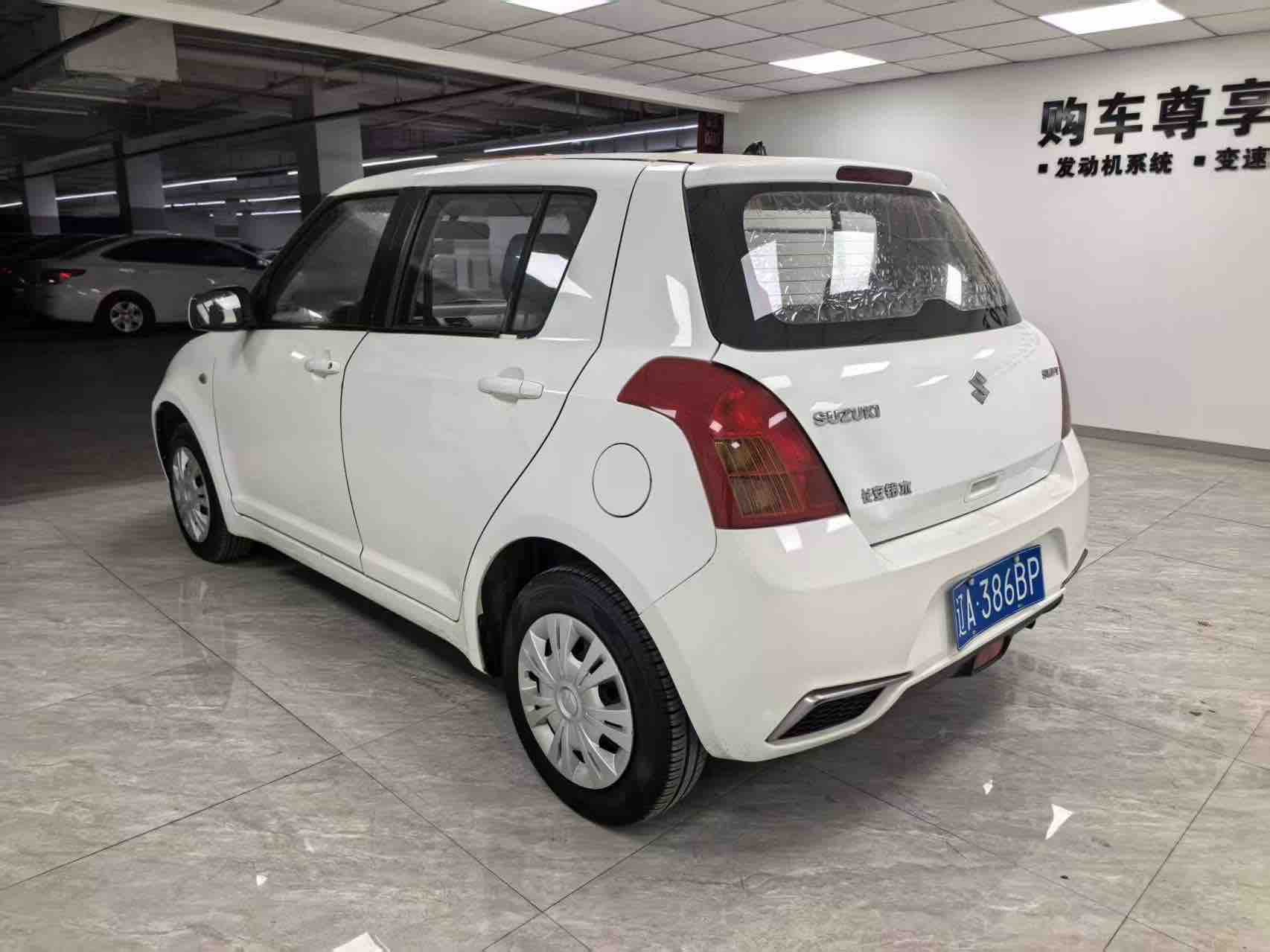 Suzuki Swift 2014 #9 Suzuki Swift 2014 car image #9