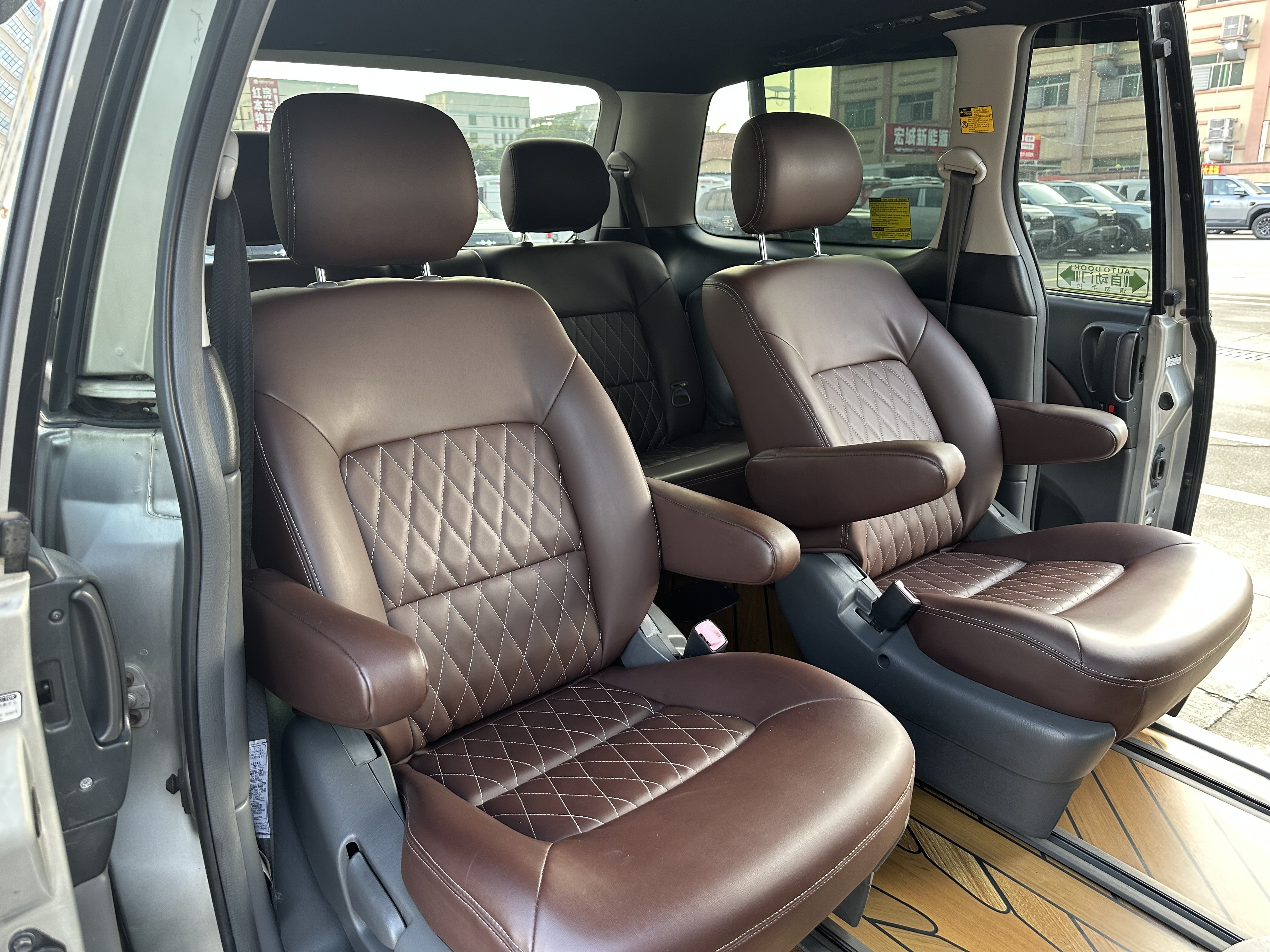 Toyota Previa 2005 car image #9