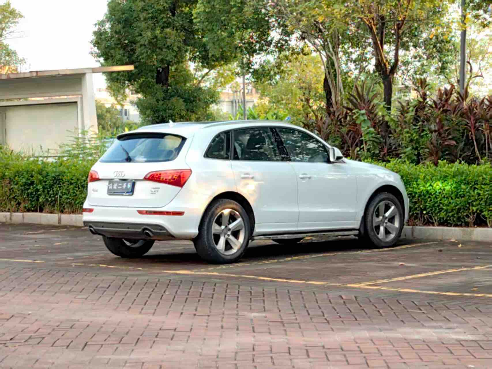 Audi Q5 (Imported) 2013 car image #9