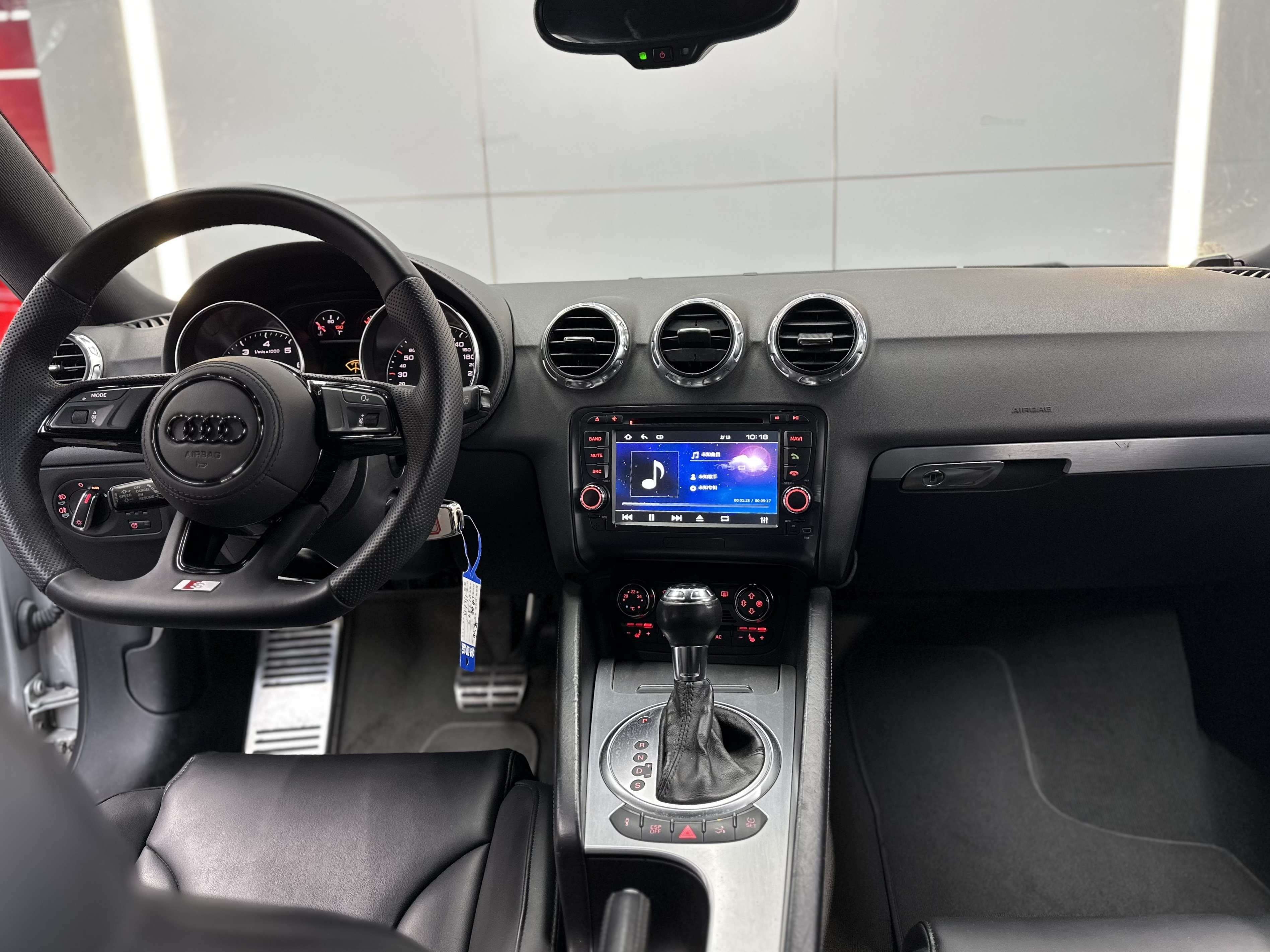 Audi TT 2009 image de voiture #9