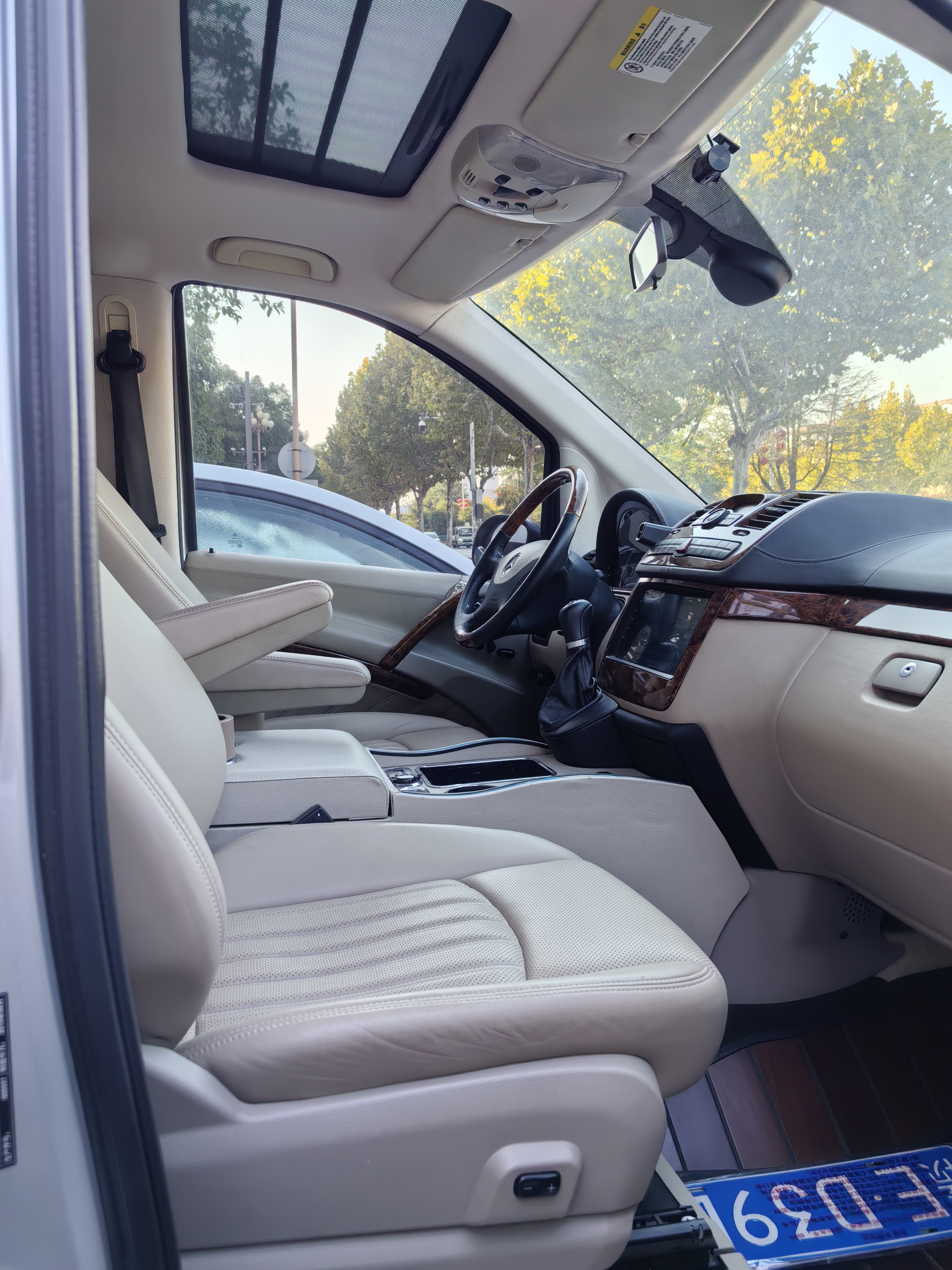 奔驰 唯雅诺 2010 汽车图片 #9