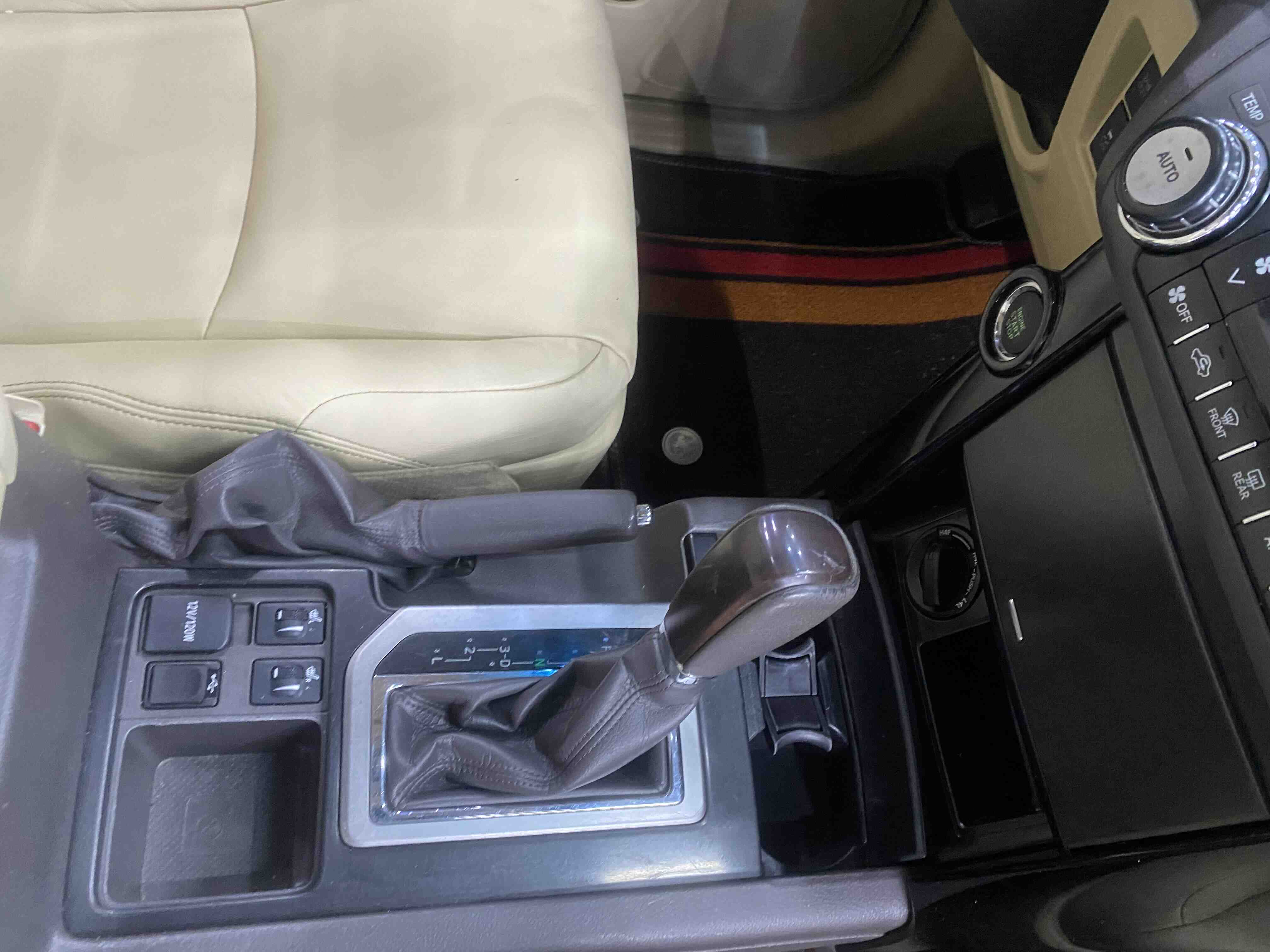 Toyota Land Cruiser Prado 2015 car image #9