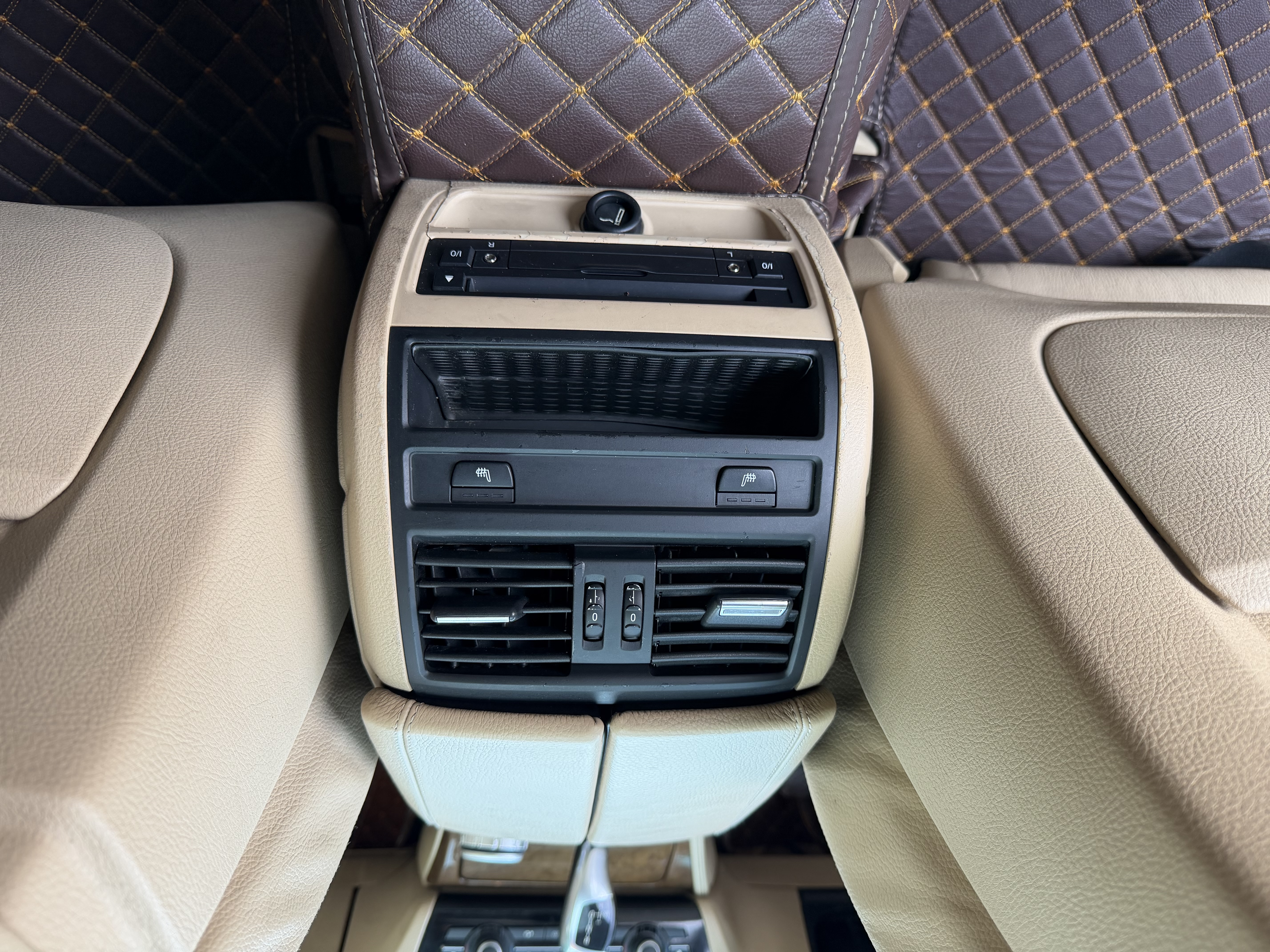 BMW 5 Series 2011 car image #9