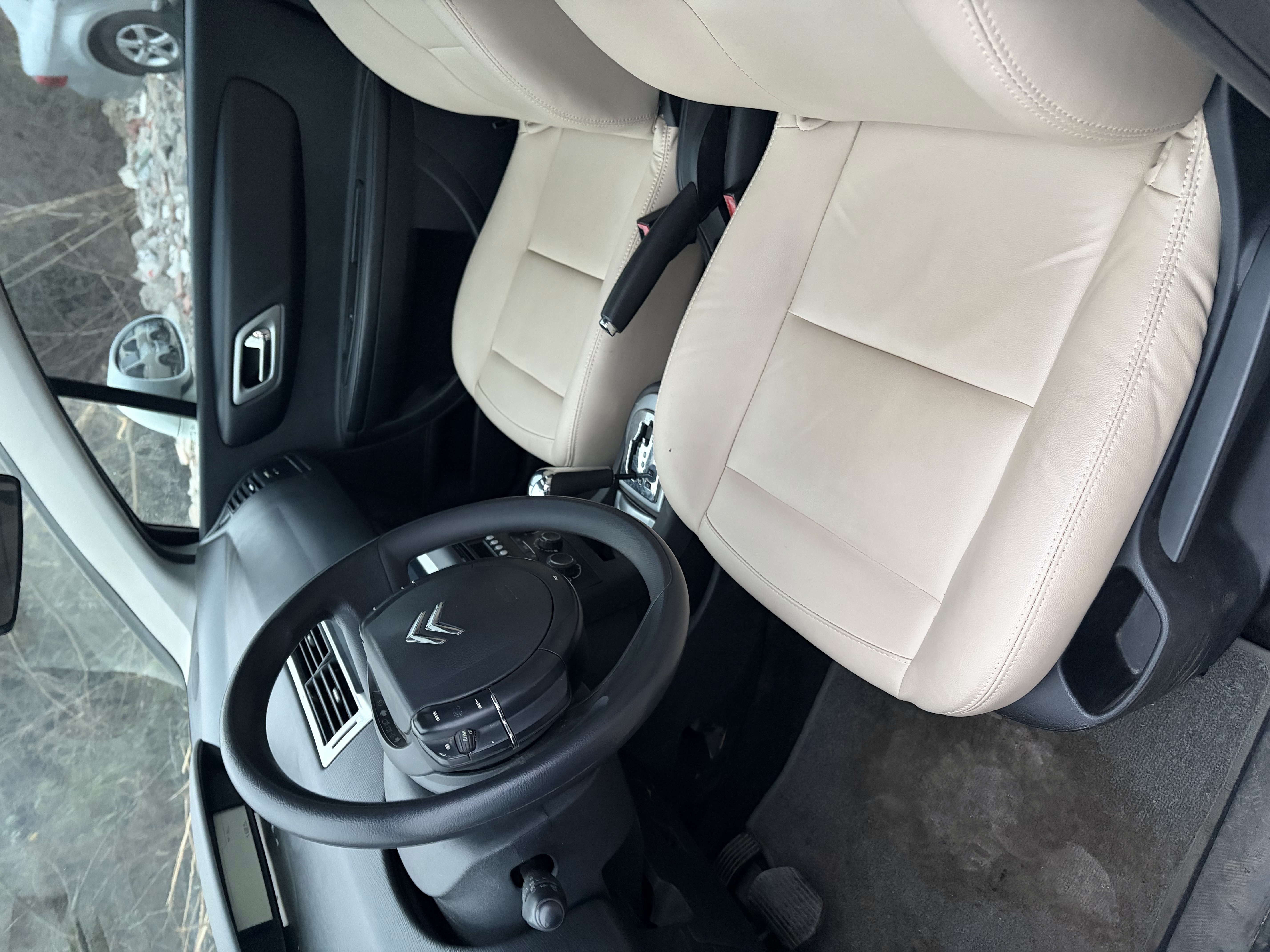 Citroen C-Quatre 2011 #9 Citroen C-Quatre 2011 car image #9