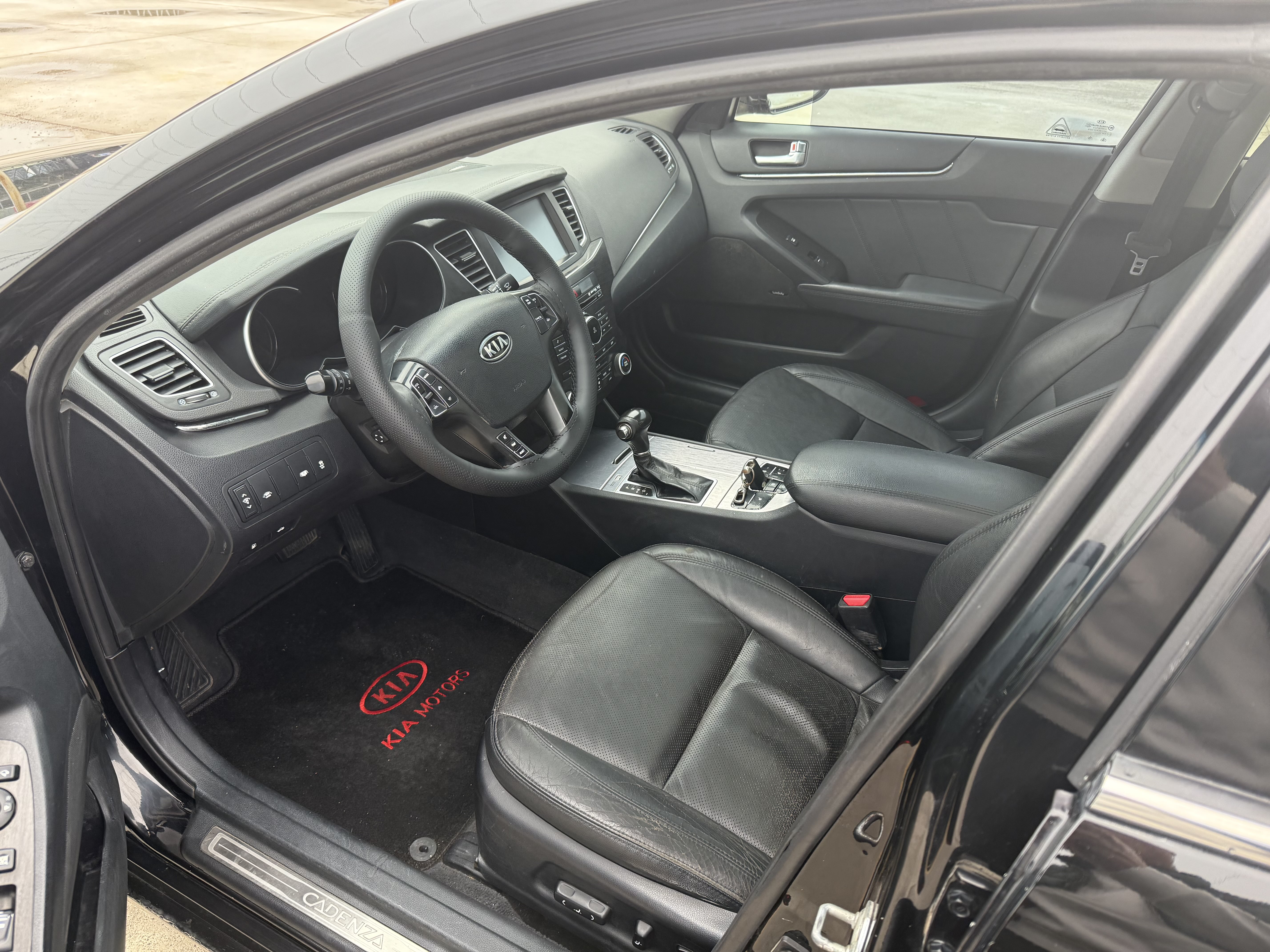 Kia Cadenza 2011 immagine di auto #9