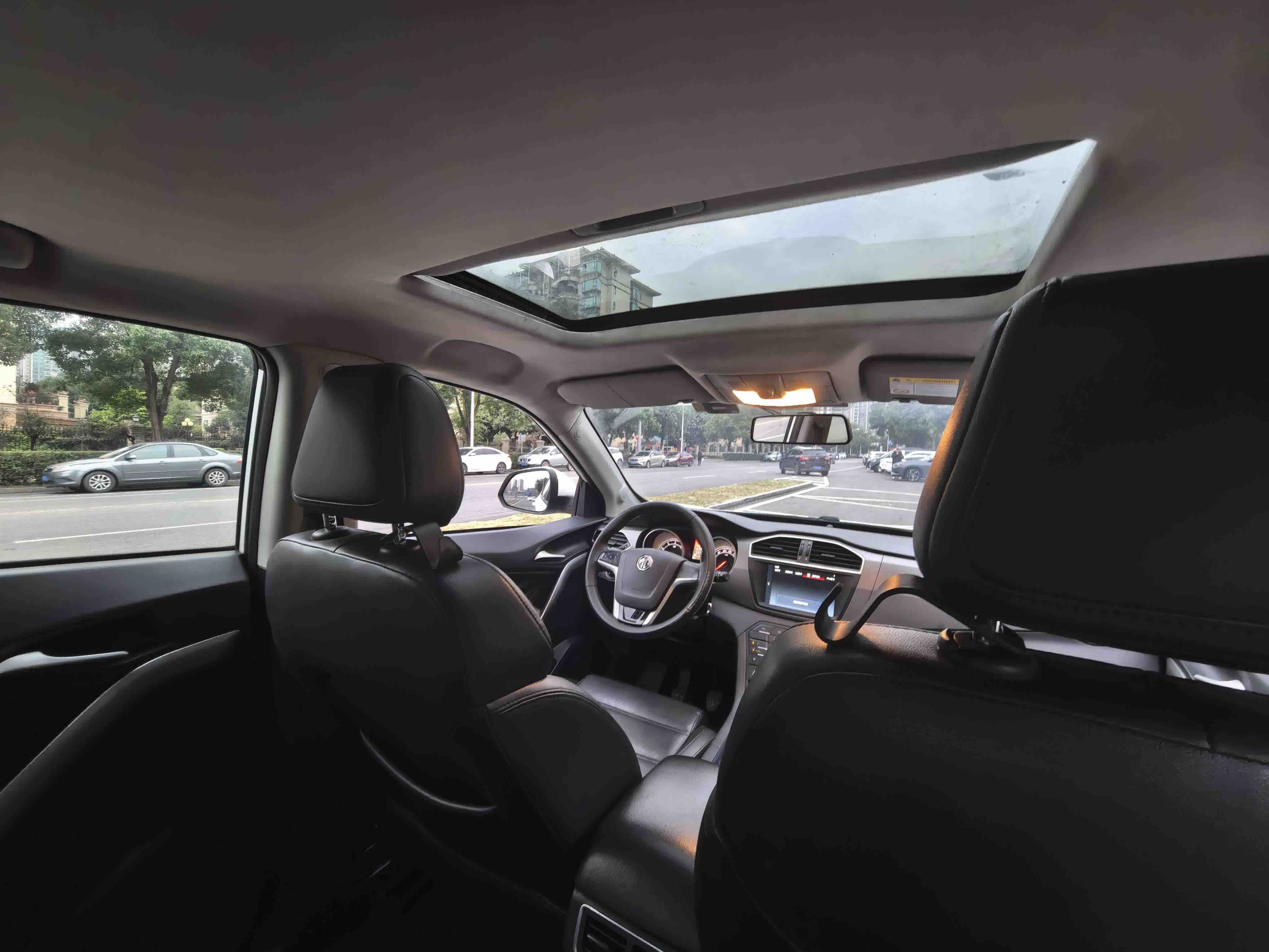 MG GS 2016 car image #9