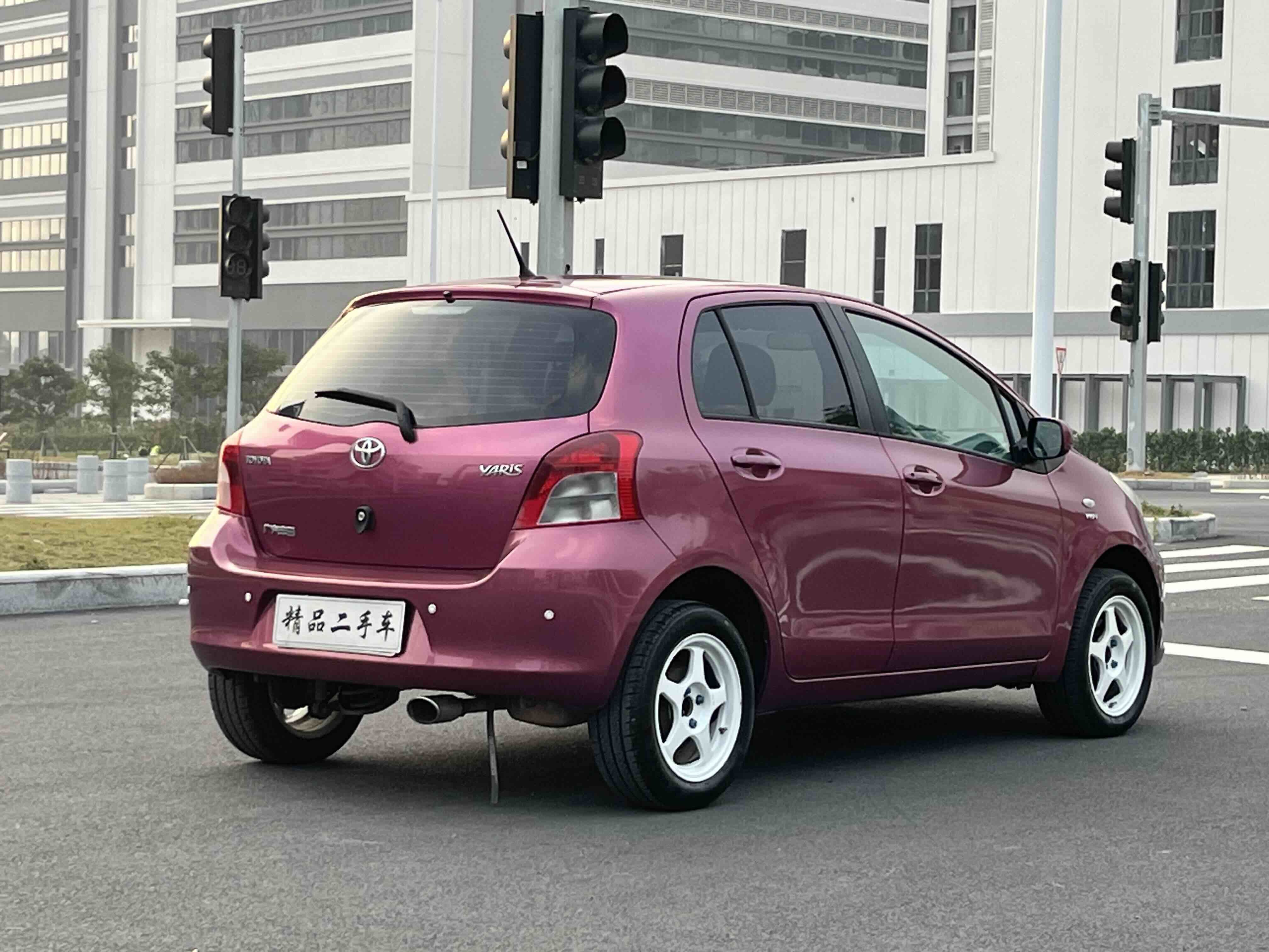 Yaris 2013 #9 Yaris 2013 car image #9