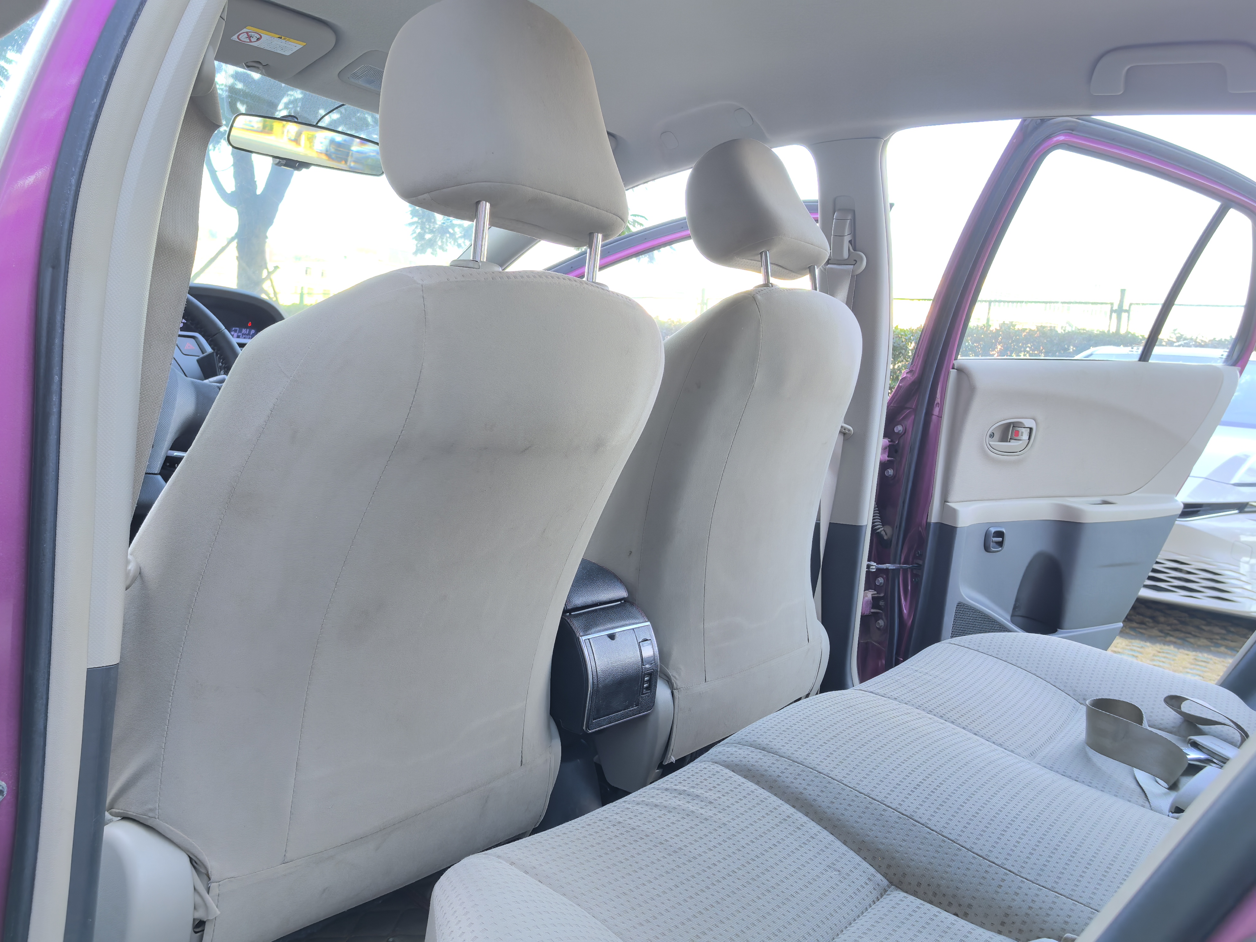 Yaris 2013 car image #9