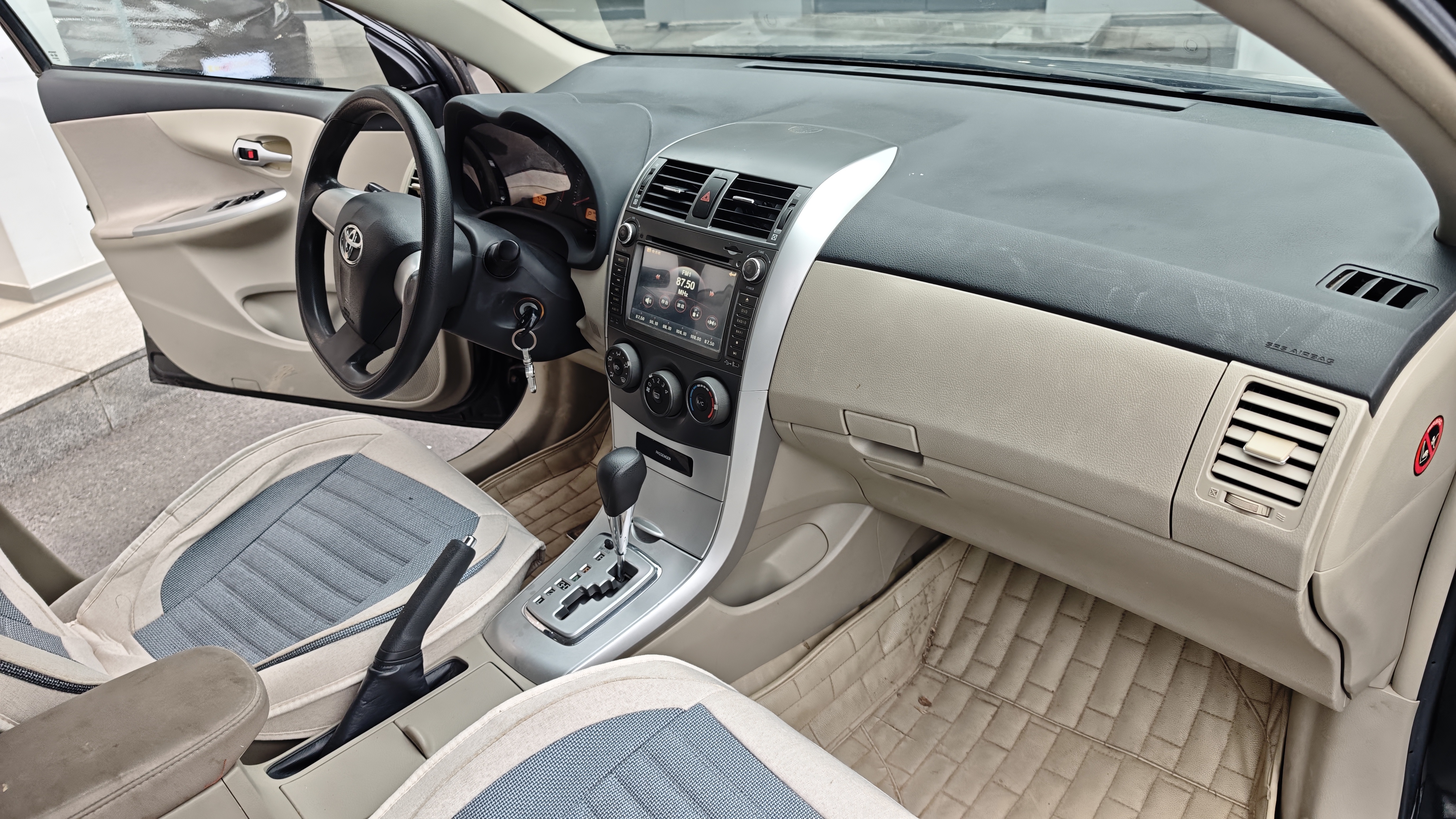 Toyota Corolla 2011 #9 Toyota Corolla 2011 car image #9