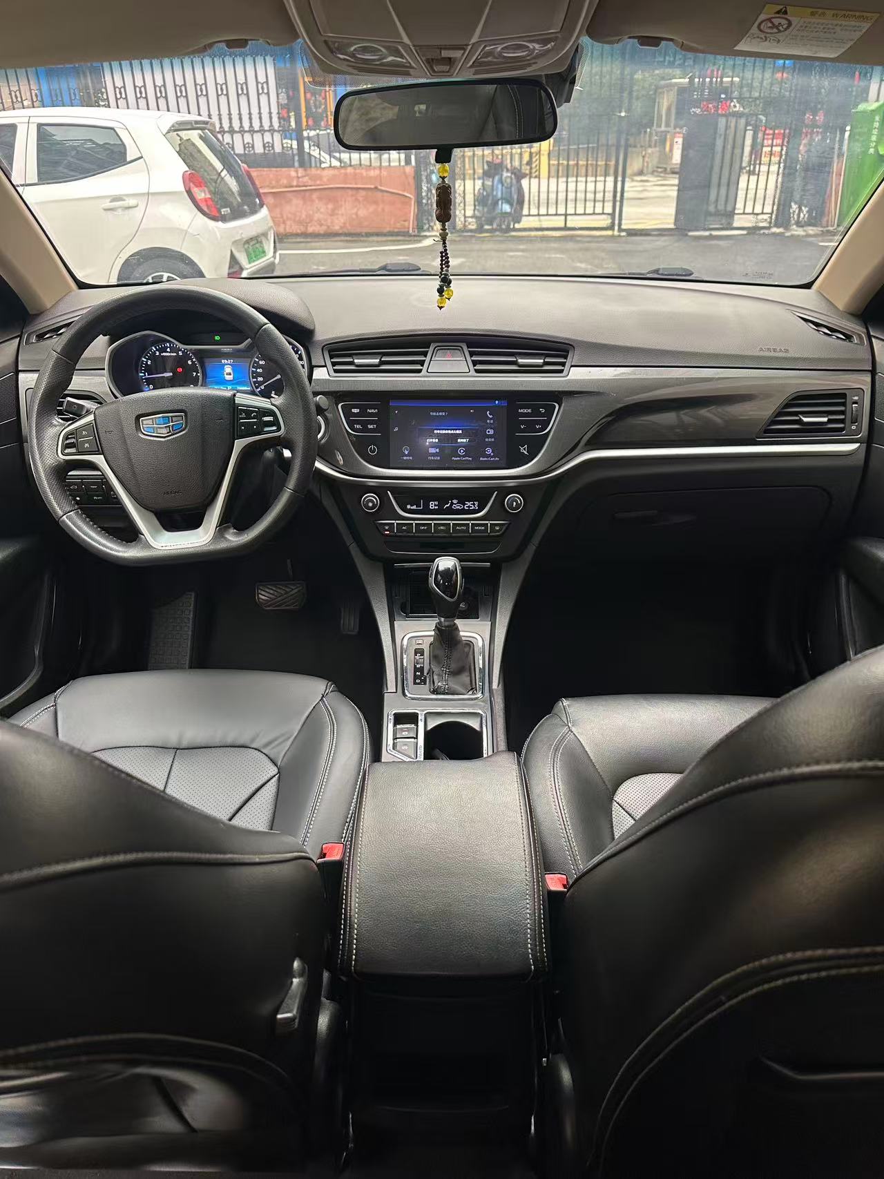 Emgrand 2017 #9 Emgrand 2017 car image #9