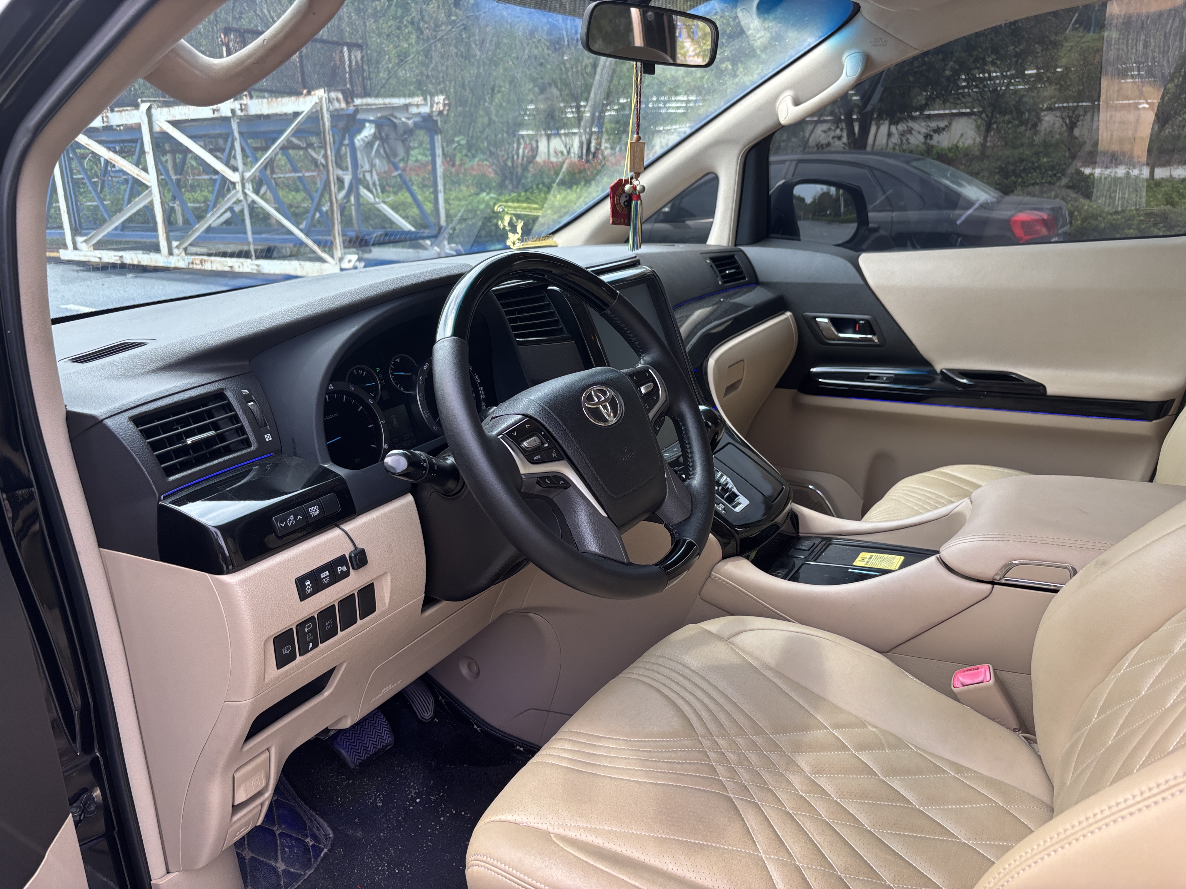 丰田 埃尔法 2011 汽车图片 #9