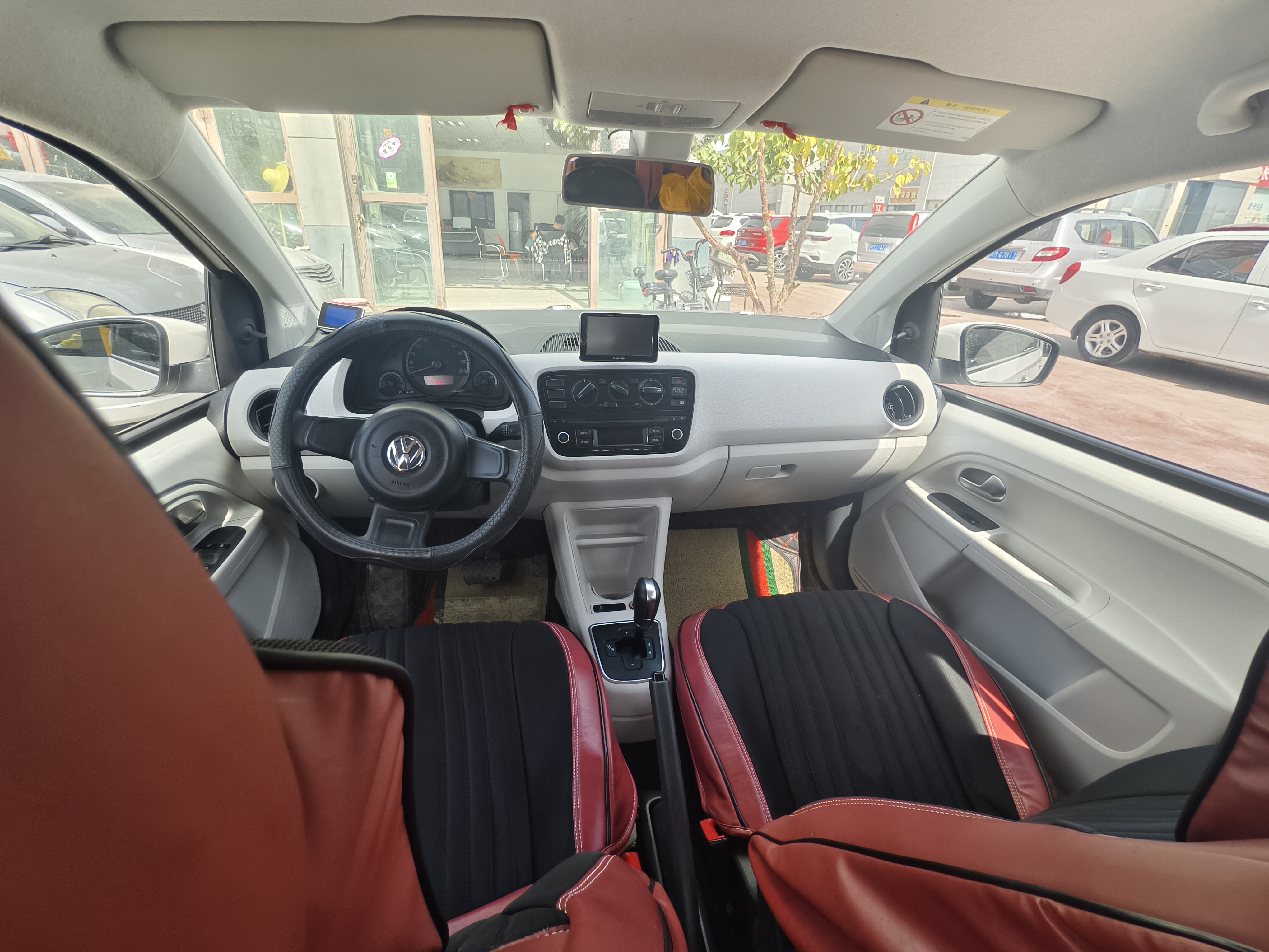 Volkswagen up! 2016 imagem de carro #9