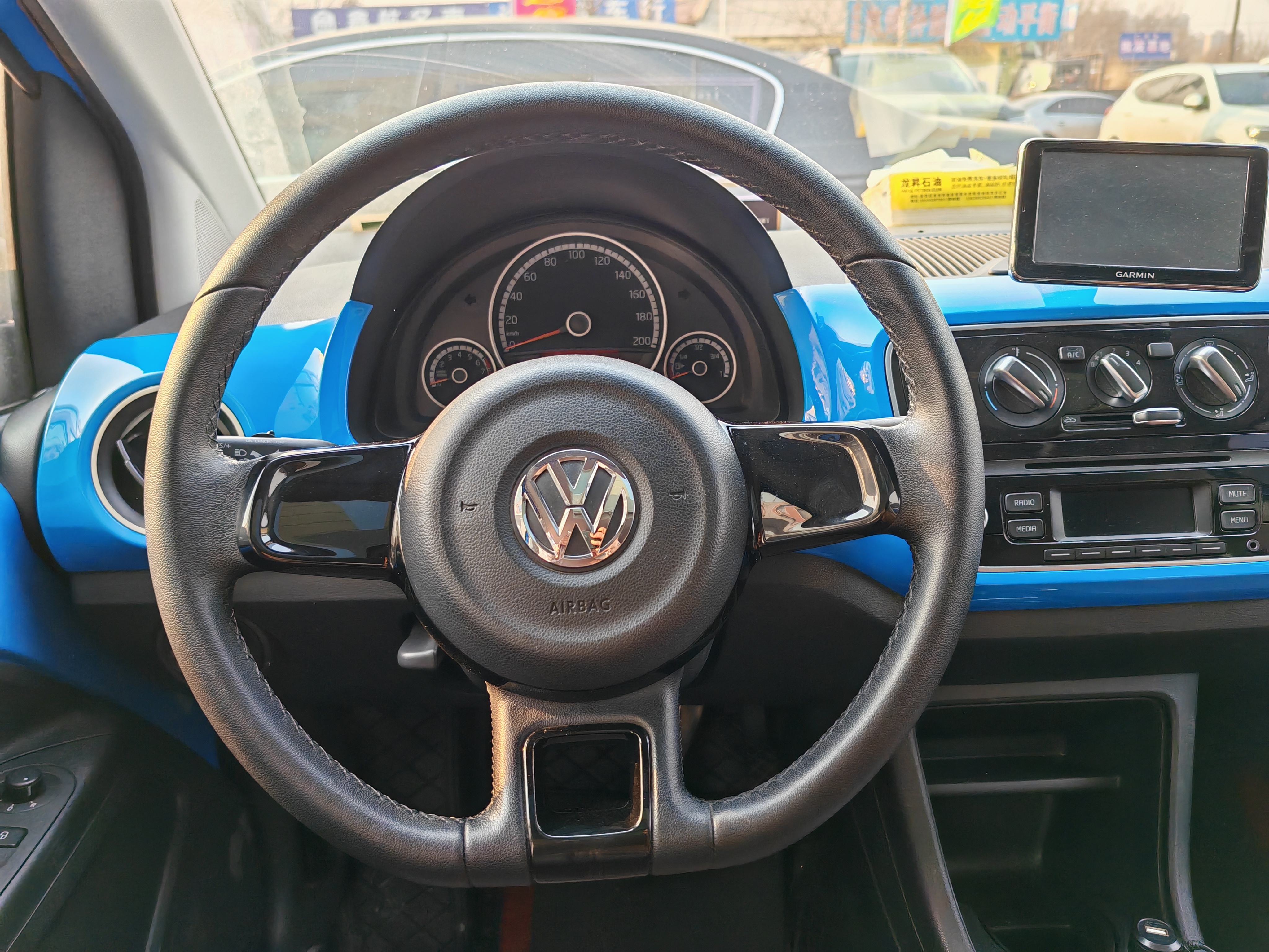 Volkswagen up! 2015 car image #9