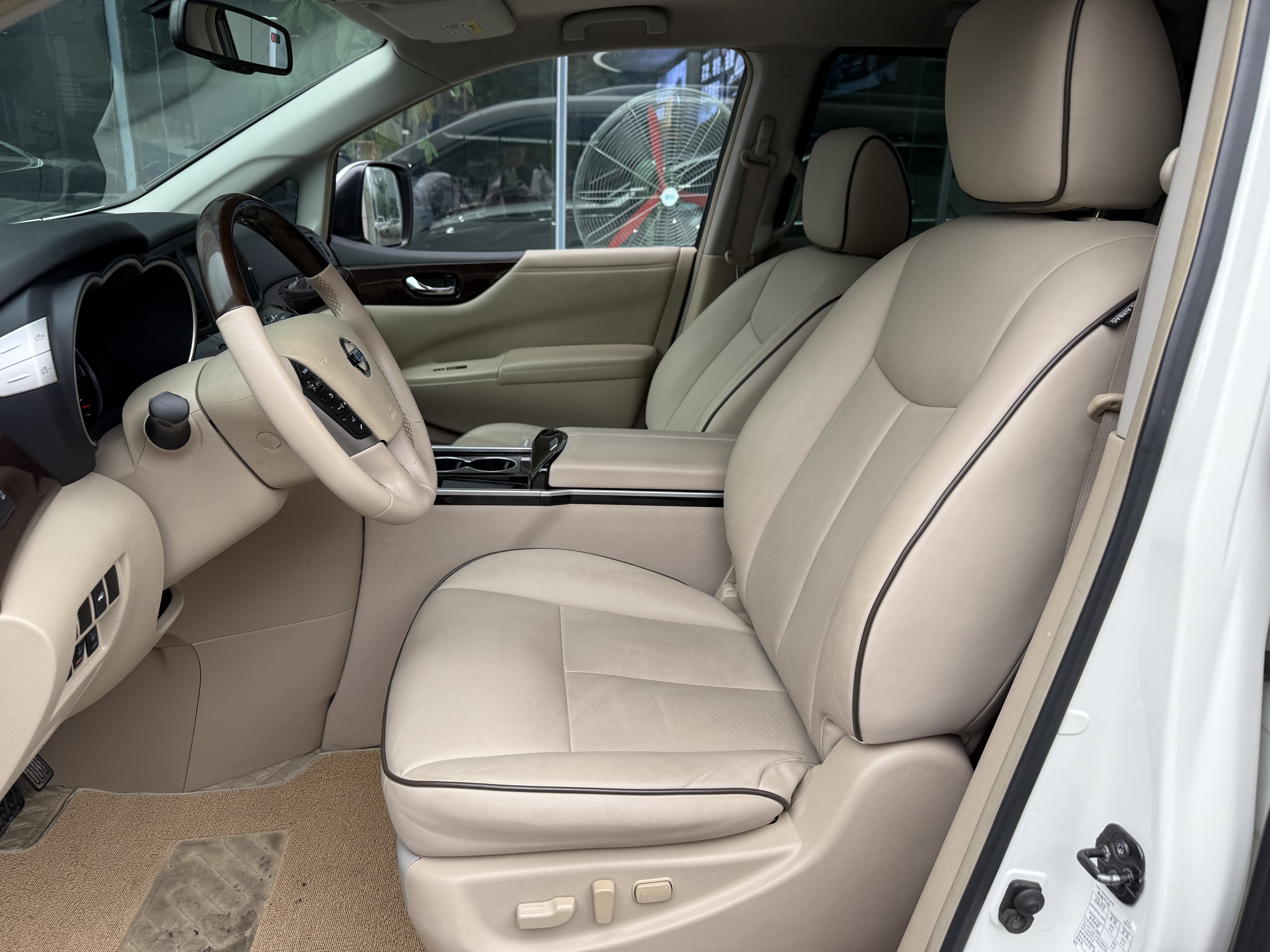 Nissan Quest 2017 imagen de coche #9