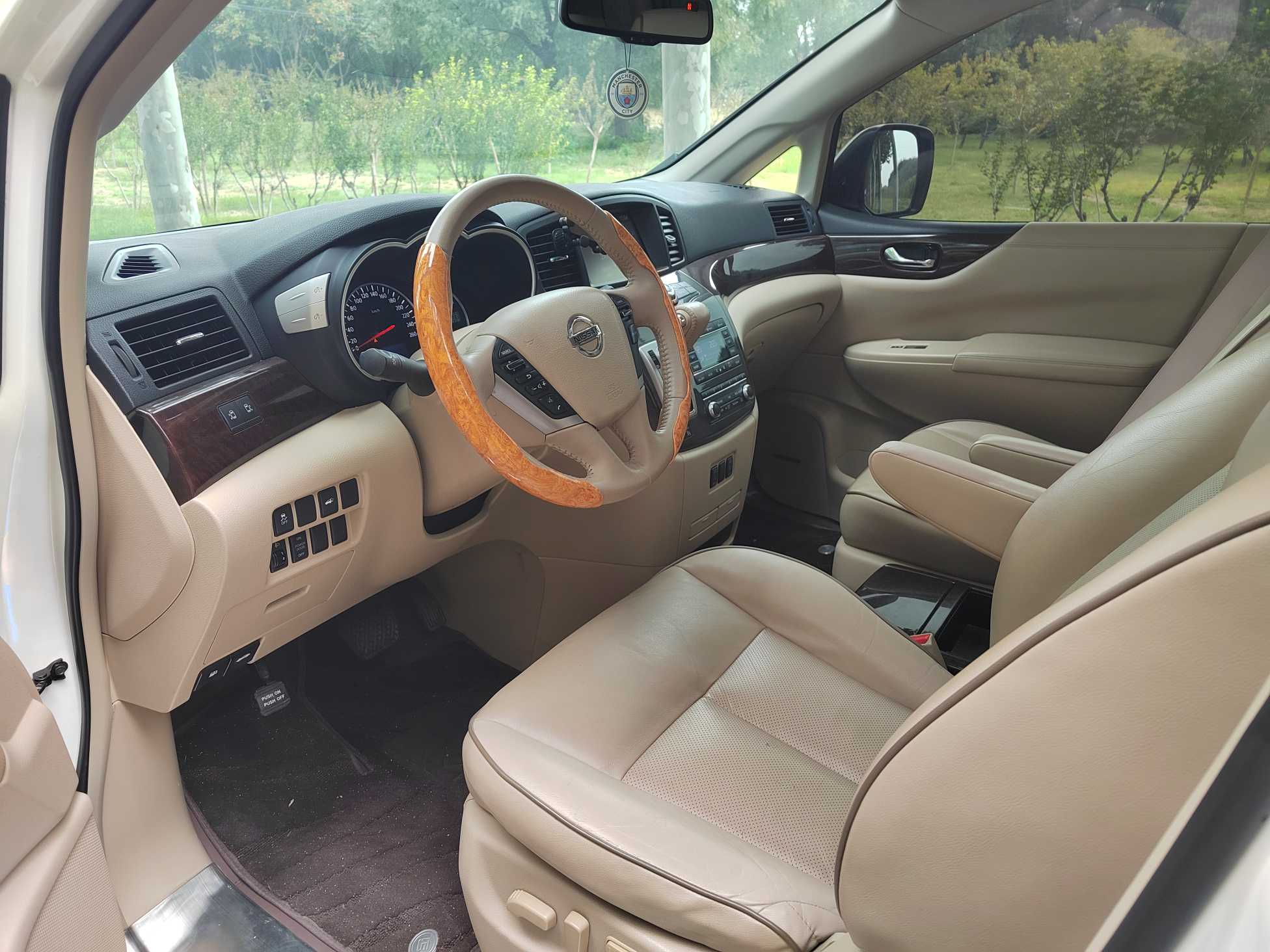 Nissan Quest 2017 imagen de coche #9