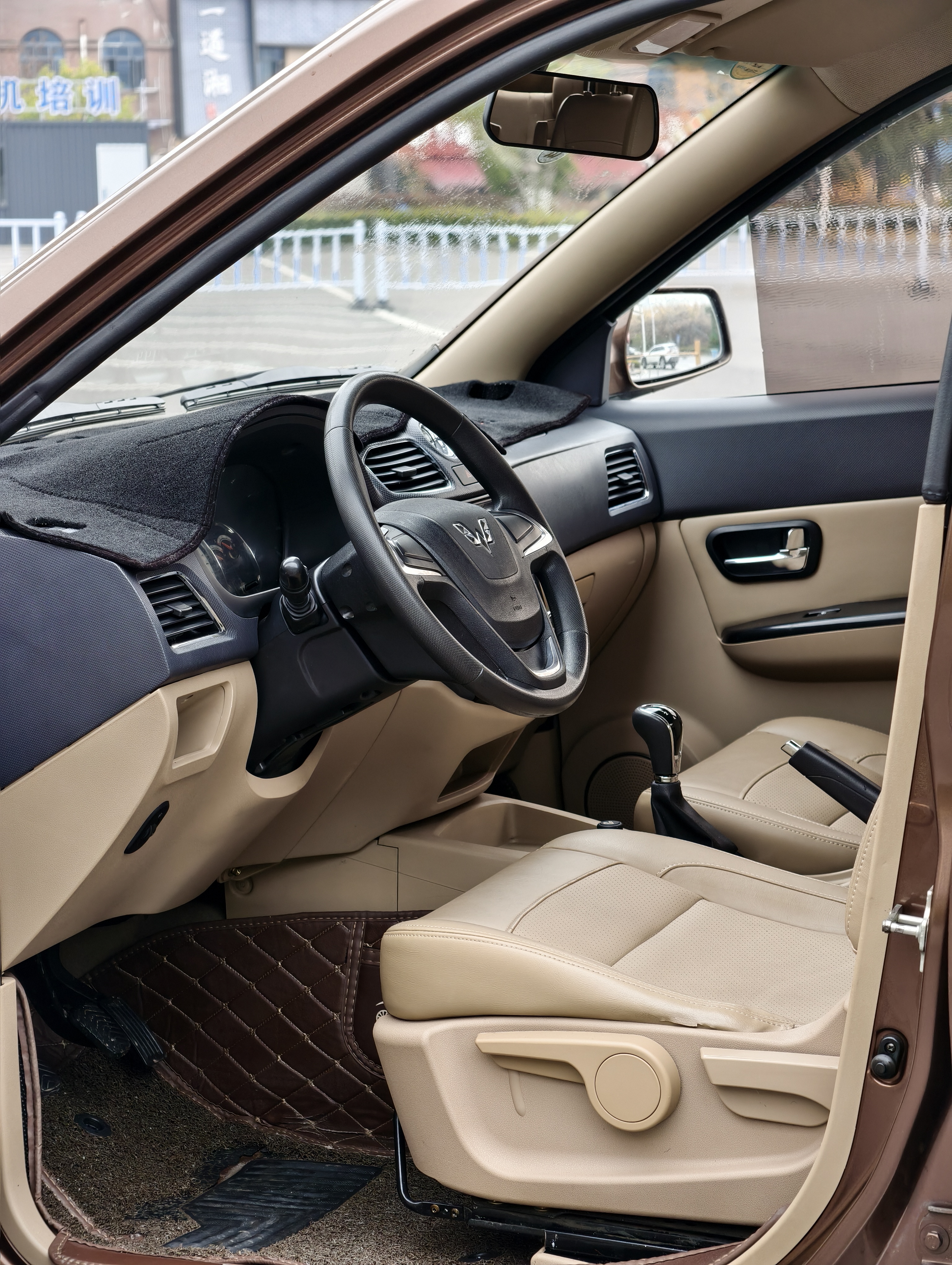 Wuling Hongguang 2015 car image #9