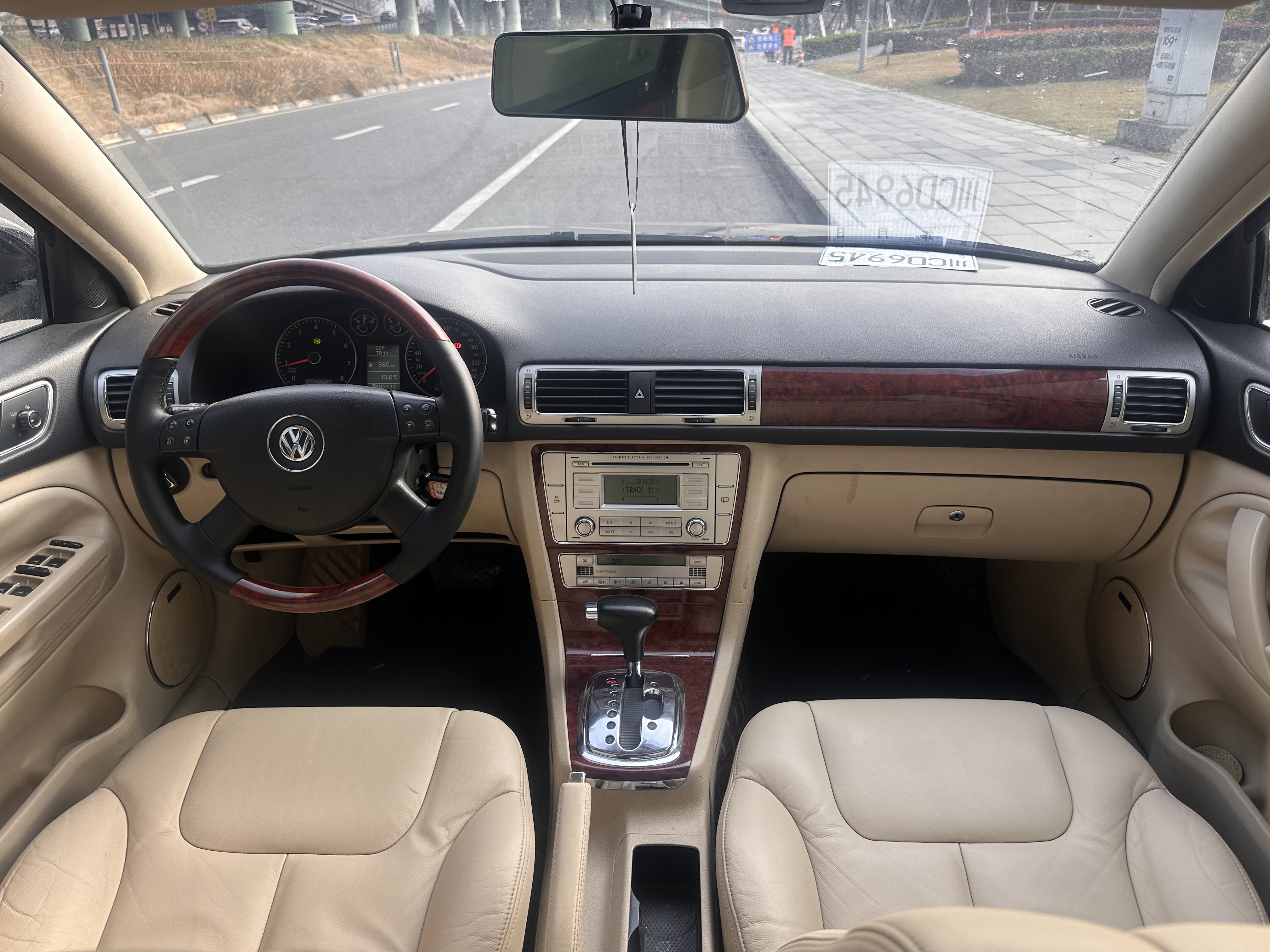 Volkswagen Passat Lingyu 2010 car image #9